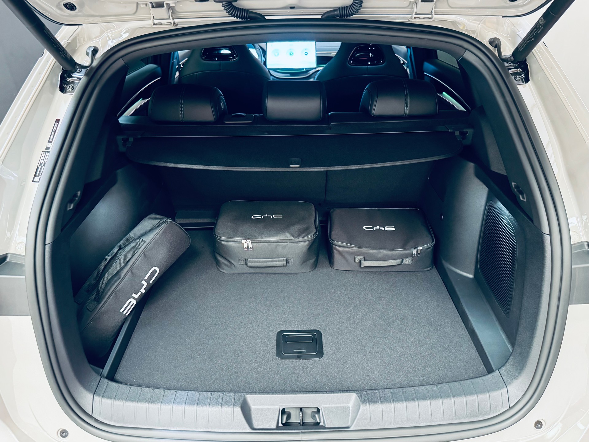 BYD Seal U DM-i Design AWD-image-10