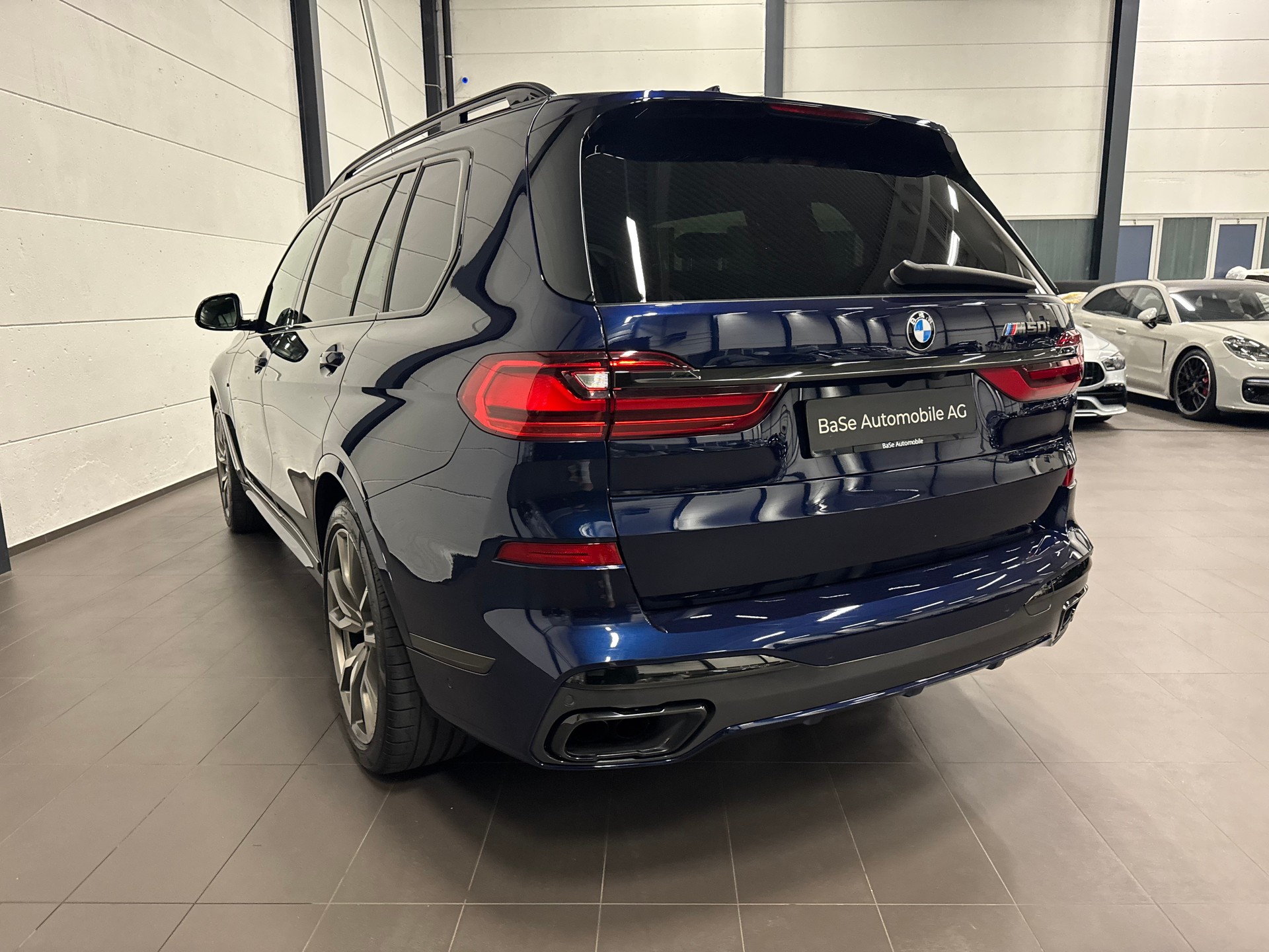 BMW X7 xDrive M50i Steptronic-image-12