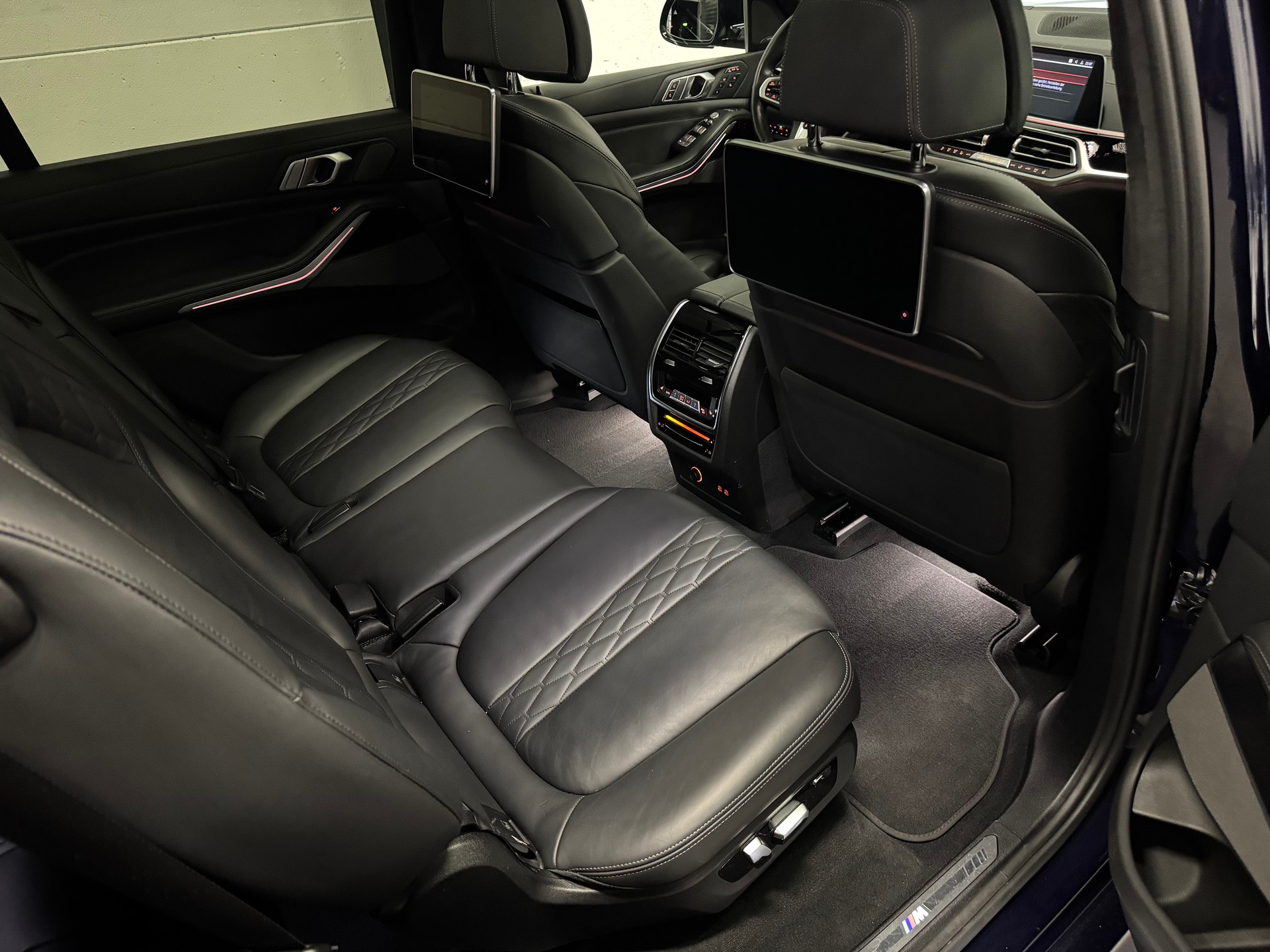 BMW X7 xDrive M50i Steptronic-image-19