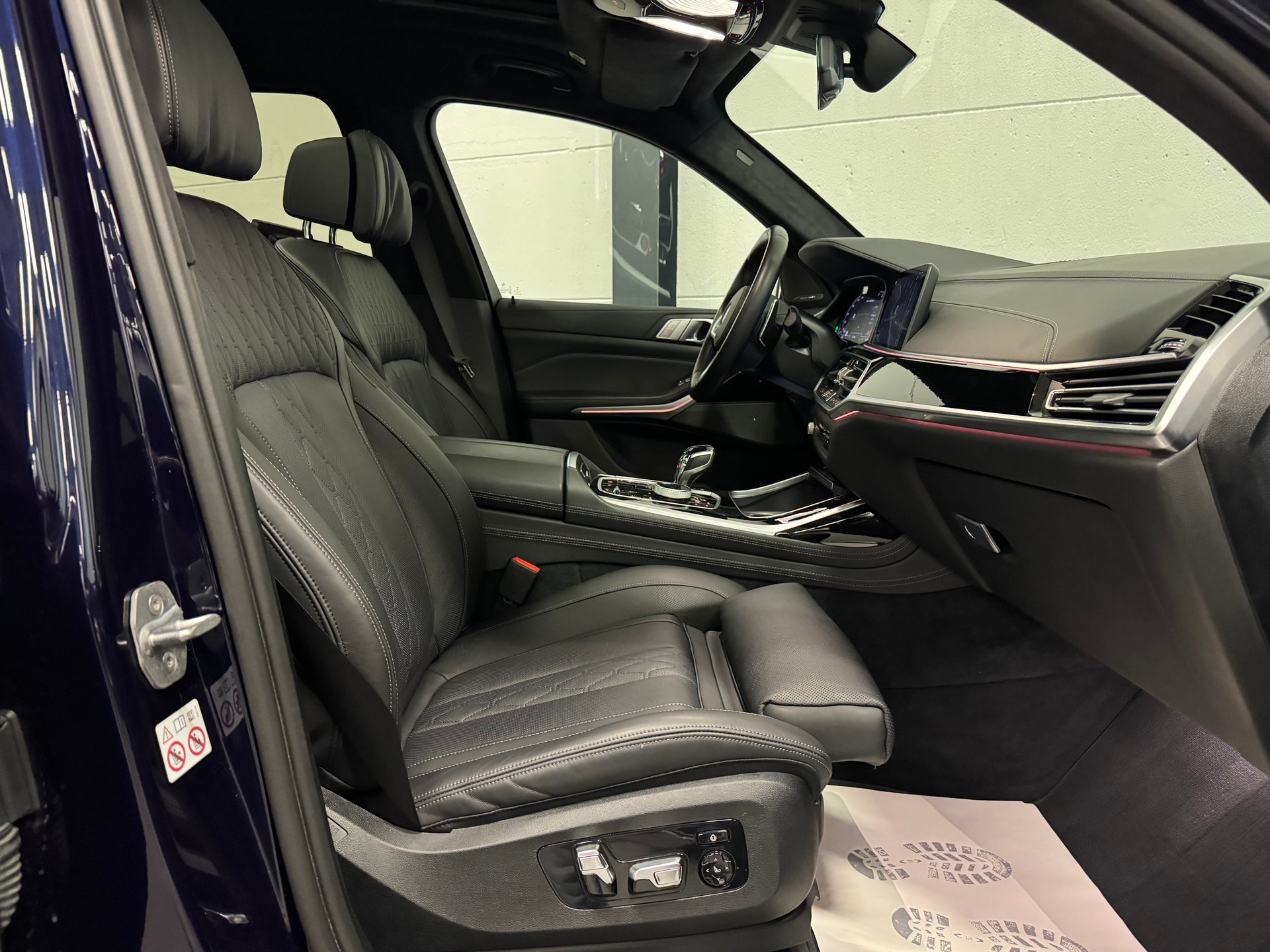 BMW X7 xDrive M50i Steptronic-image-18