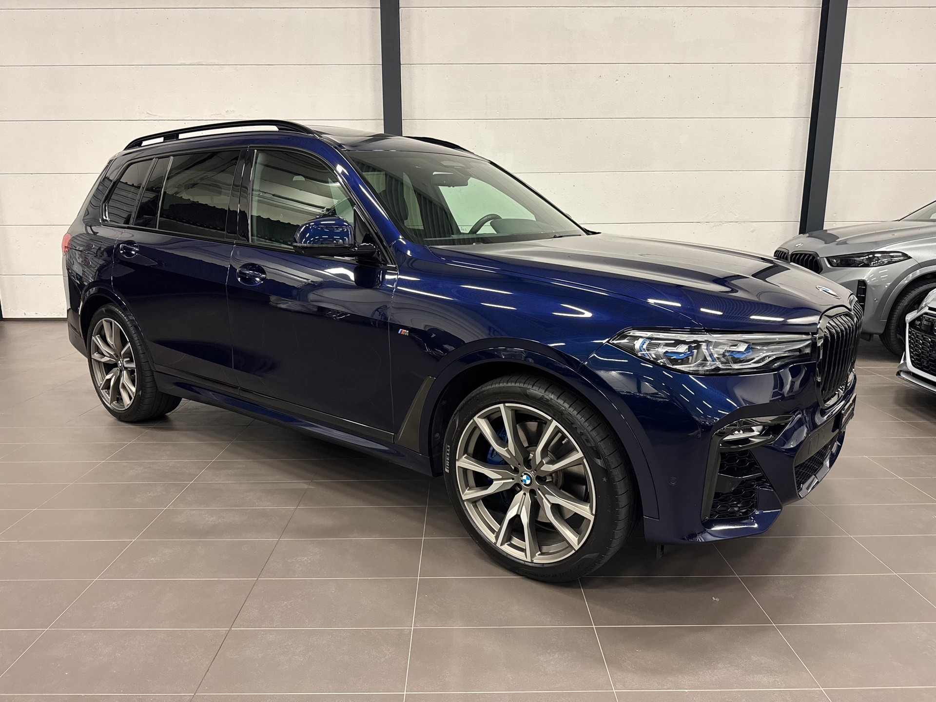 BMW X7 xDrive M50i Steptronic-showroom-element-3