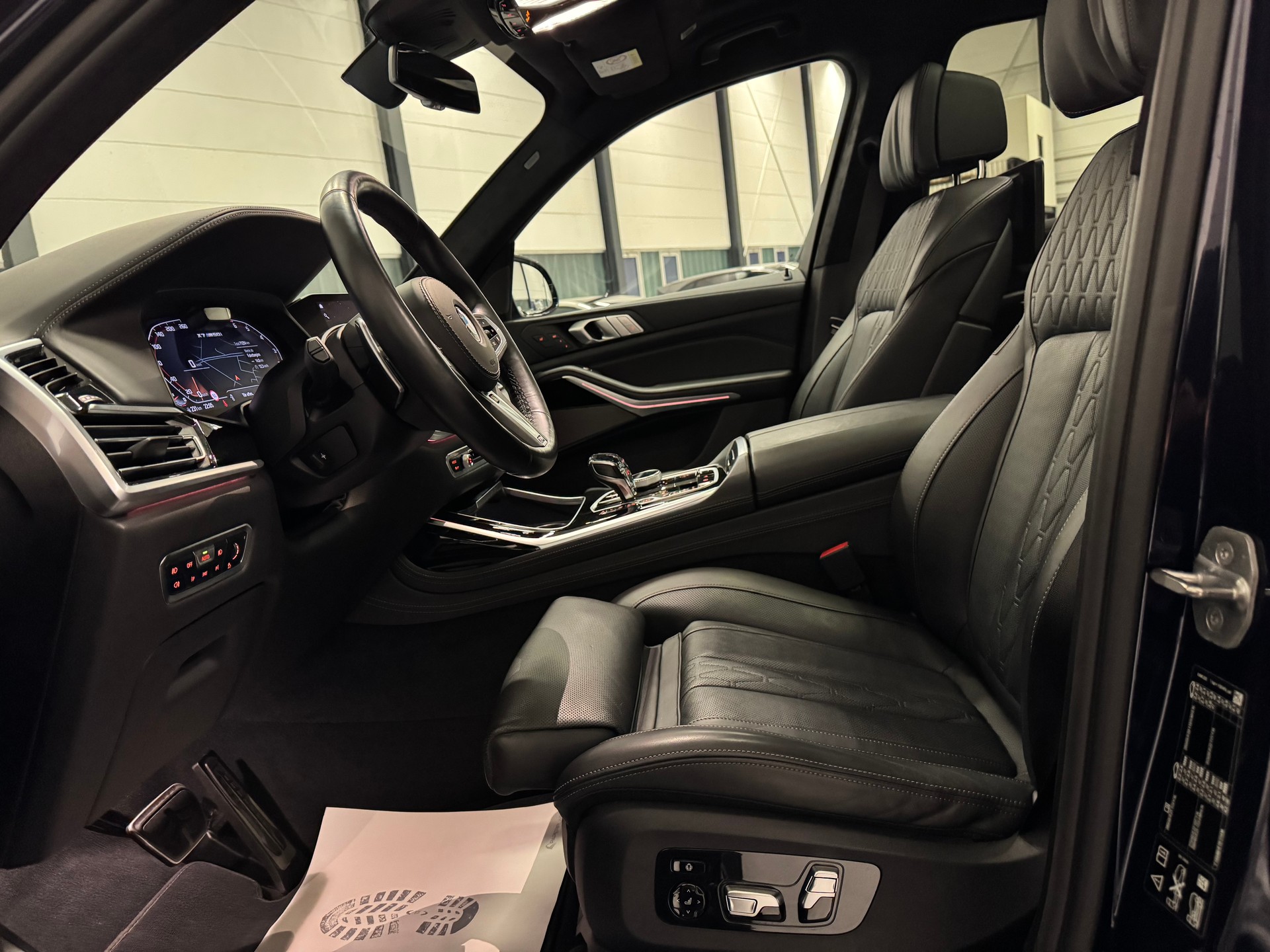 BMW X7 xDrive M50i Steptronic-image-15