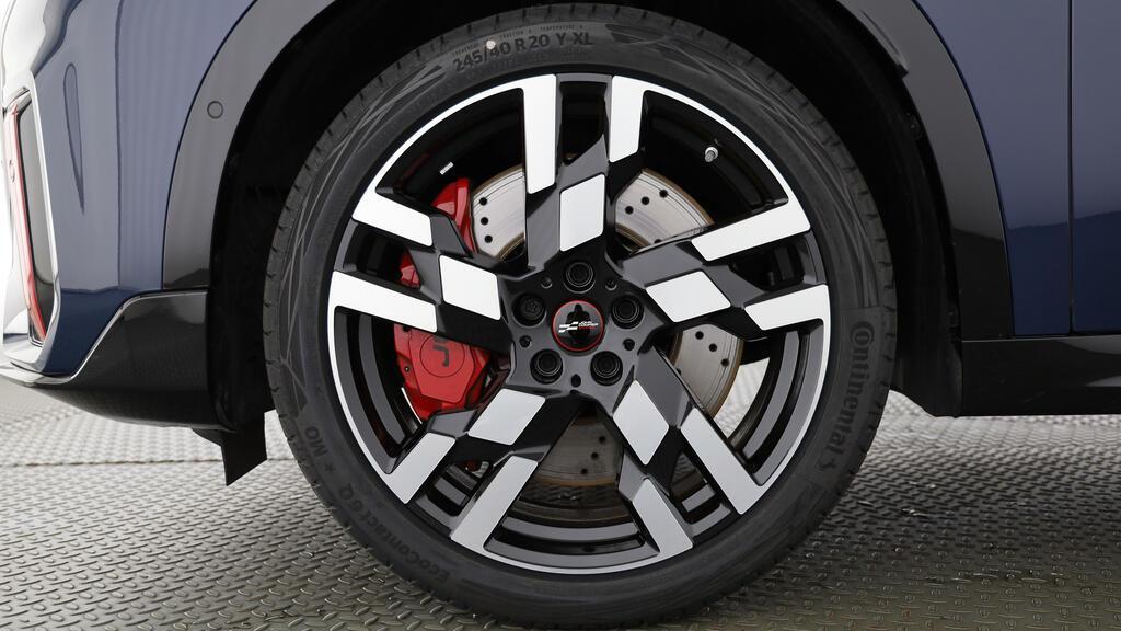 MINI John Cooper Works Countryman ALL4-image-9