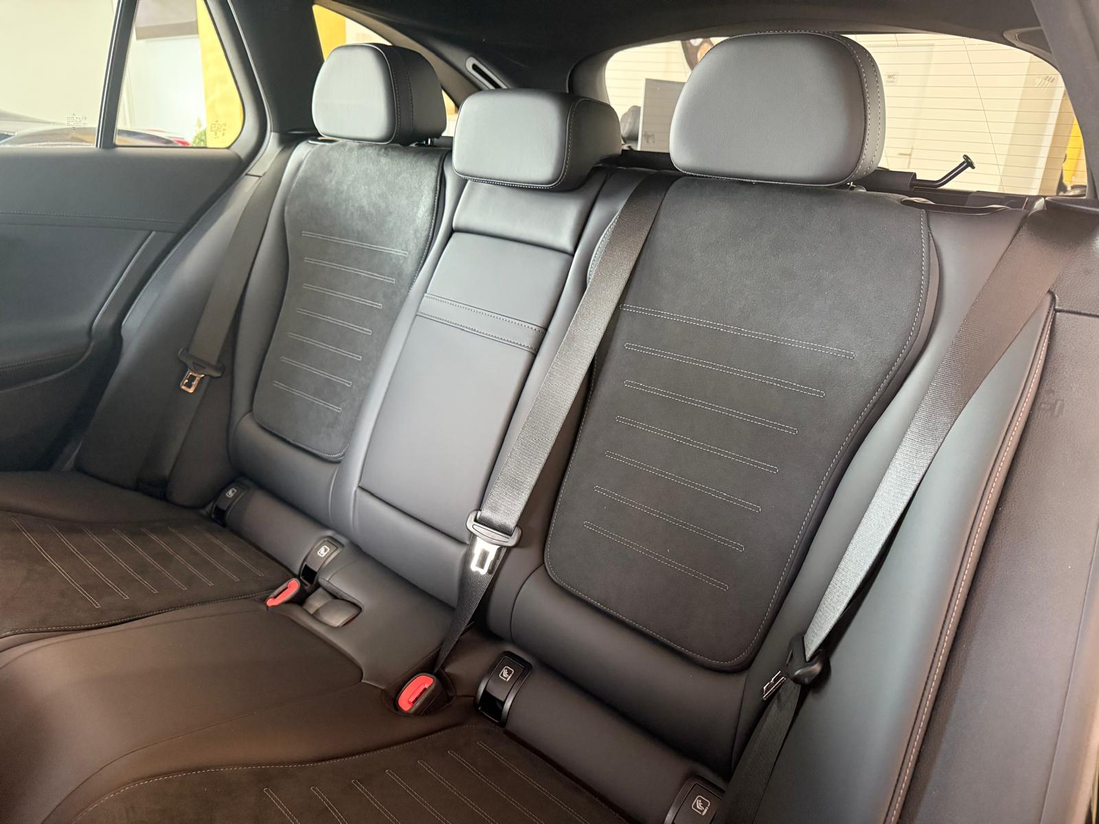 MERCEDES-BENZ C 220 d AMG Line Advance-image-18