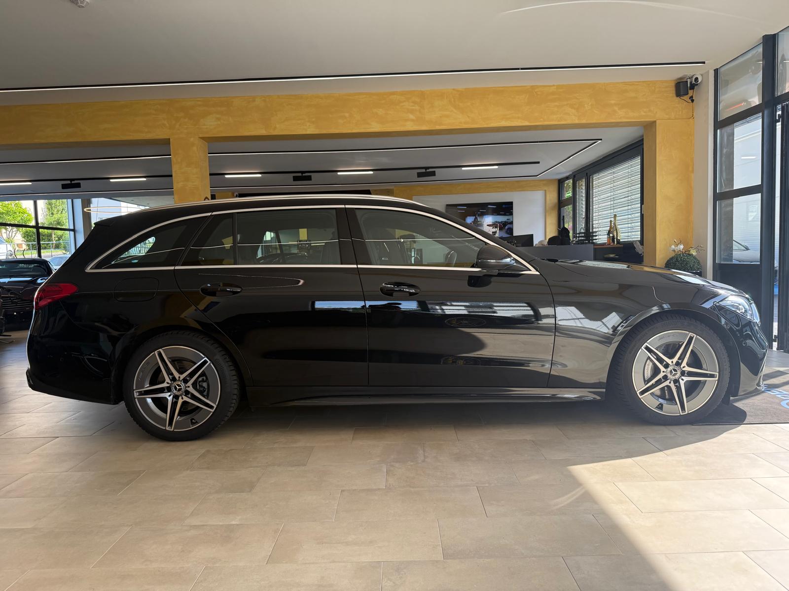 MERCEDES-BENZ C 220 d T AMG Line-showroom-element-1