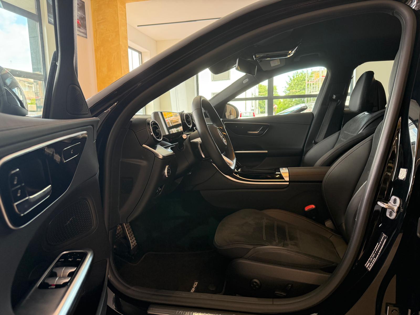MERCEDES-BENZ C 220 d AMG Line Advance-image-10