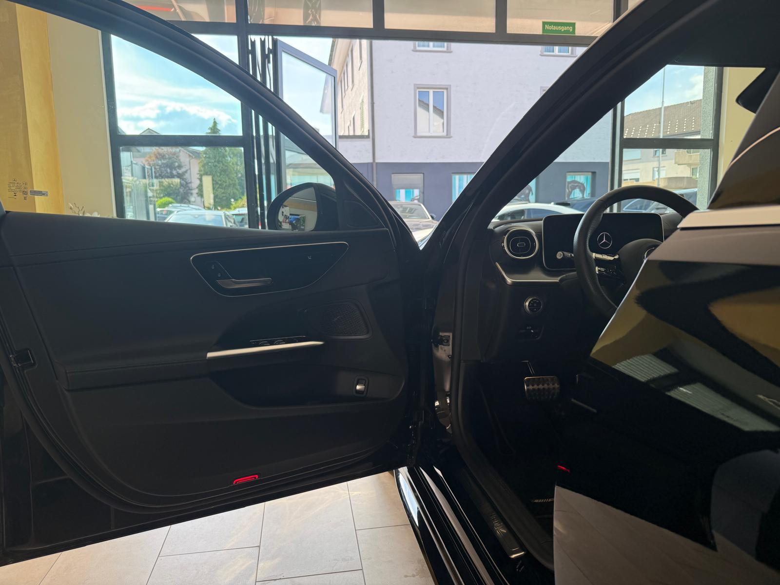MERCEDES-BENZ C 220 d AMG Line Advance-image-9