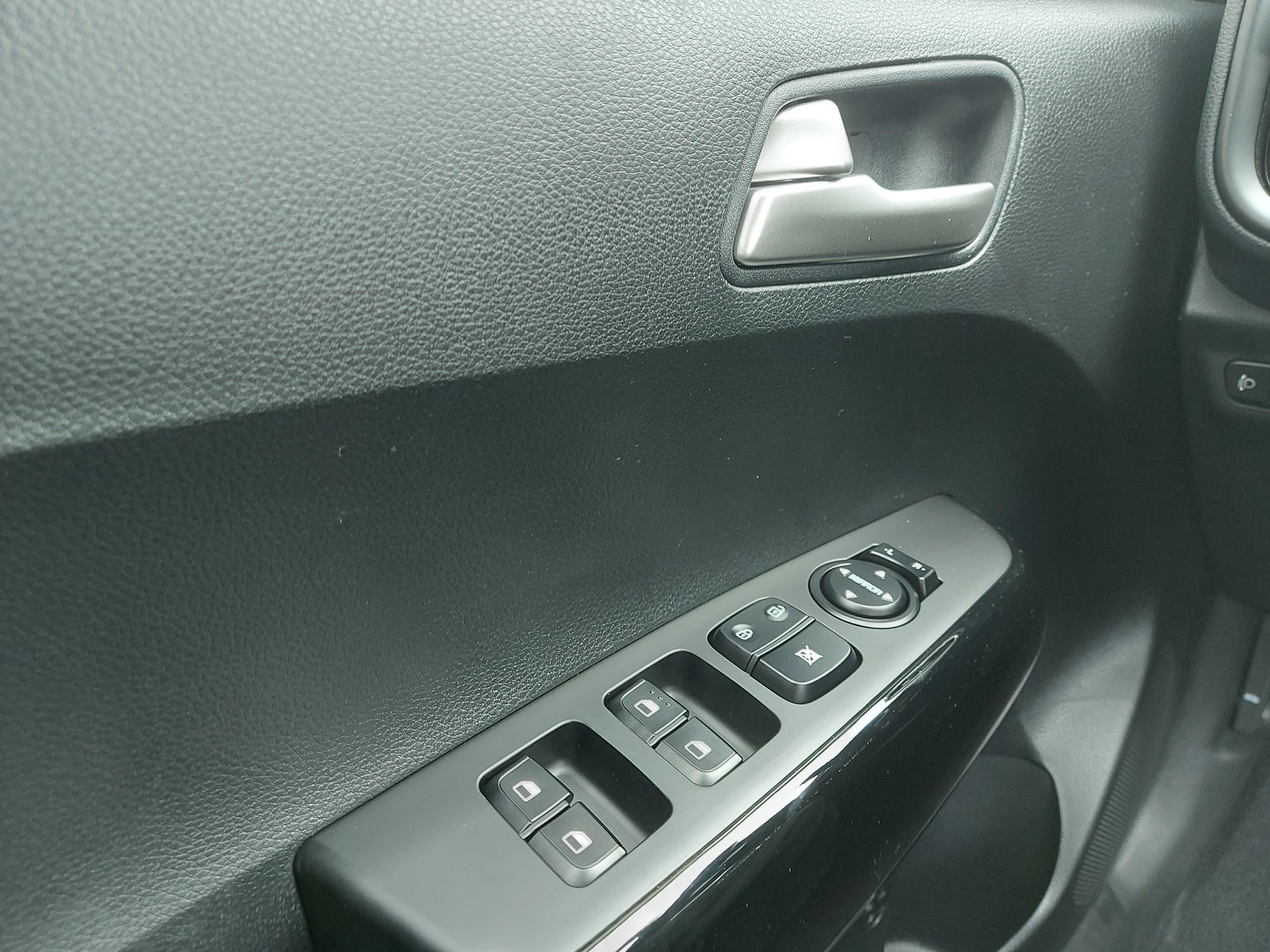 KIA Picanto 1.0 GDi First Edition-image-13