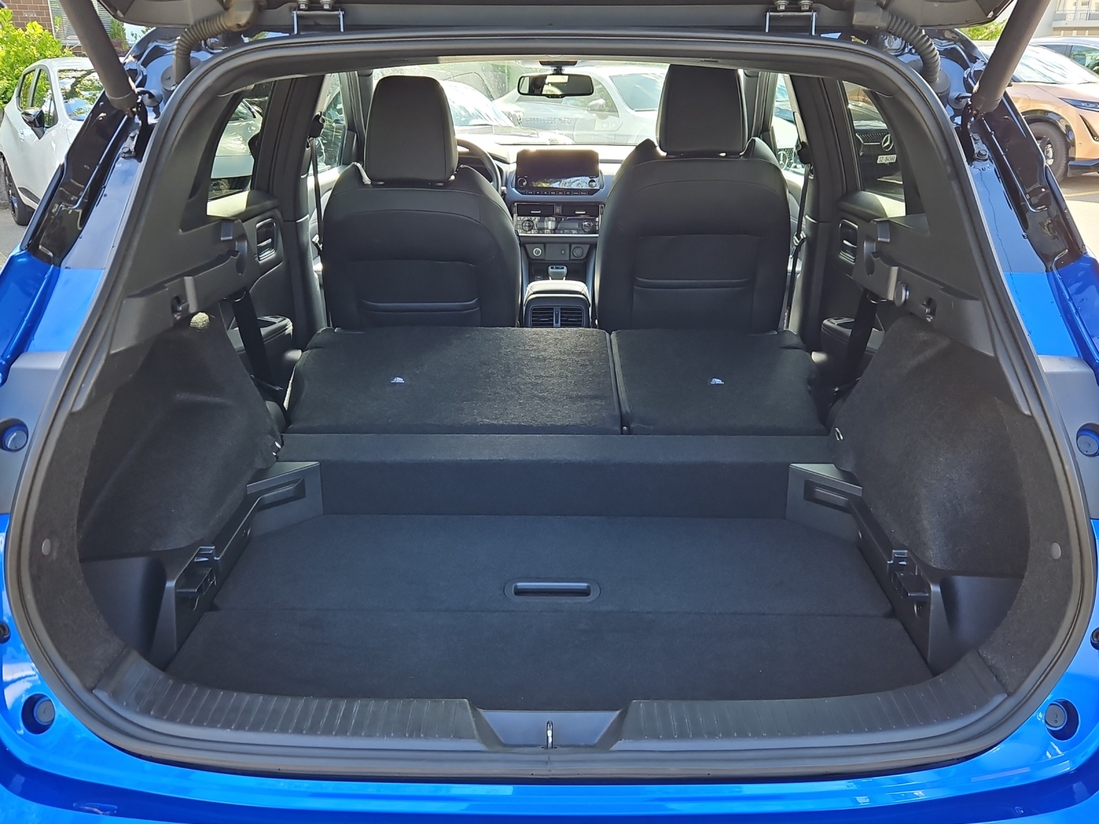 NISSAN Qashqai 1.3 DIG-T Tekna+ 4x4-image-14
