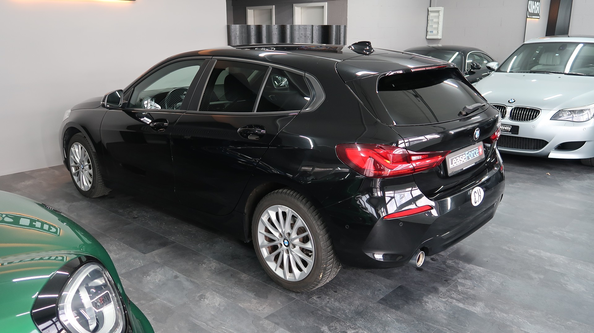 BMW 118i Steptronic / BMW GARANTIE-image-12