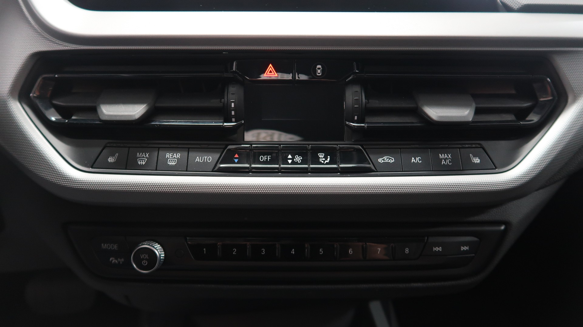 BMW 118i Steptronic / BMW GARANTIE-image-21