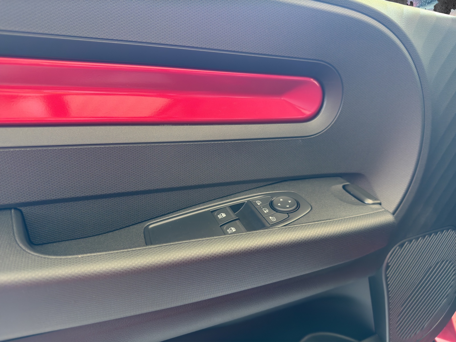 RENAULT Twingo E-Tech 27kWh Techno-image-21