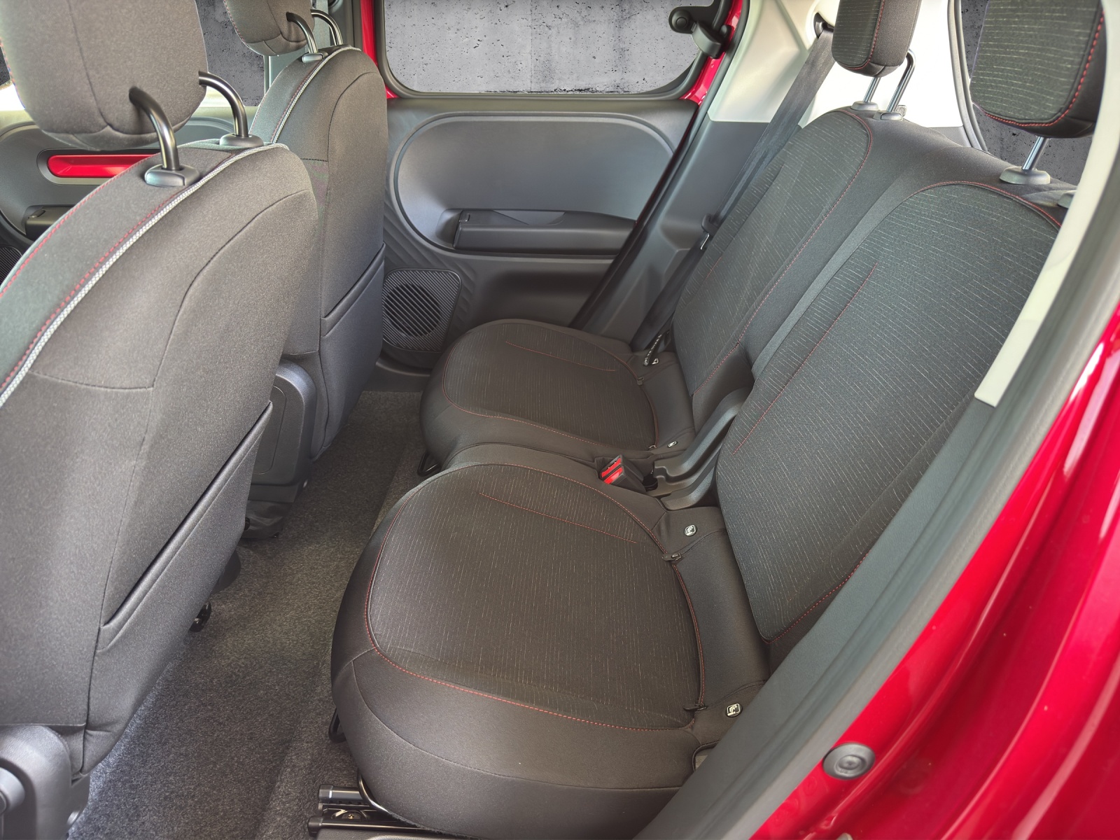RENAULT Twingo E-Tech 27kWh Techno-image-24