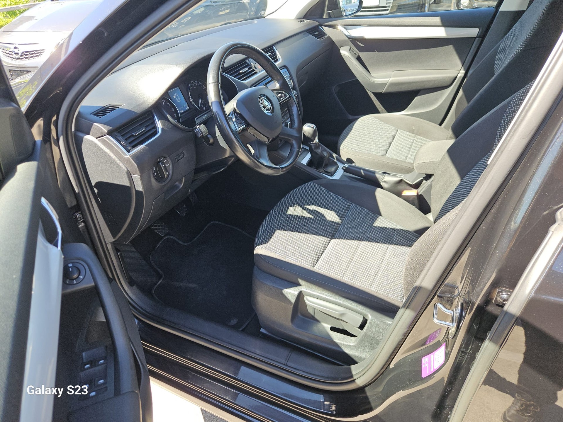 SKODA Octavia Combi 2.0 TDI Ambition 4x4-image-10