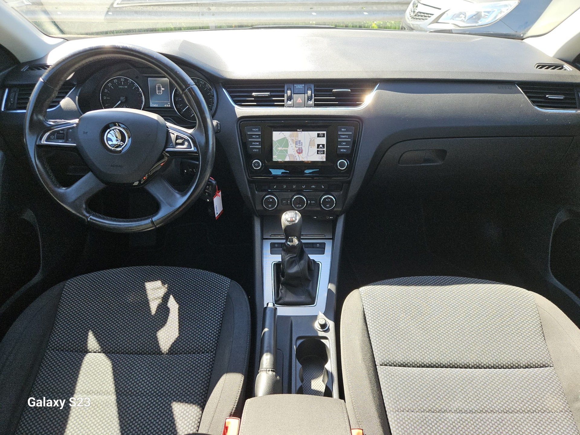 SKODA Octavia Combi 2.0 TDI Ambition 4x4-image-6