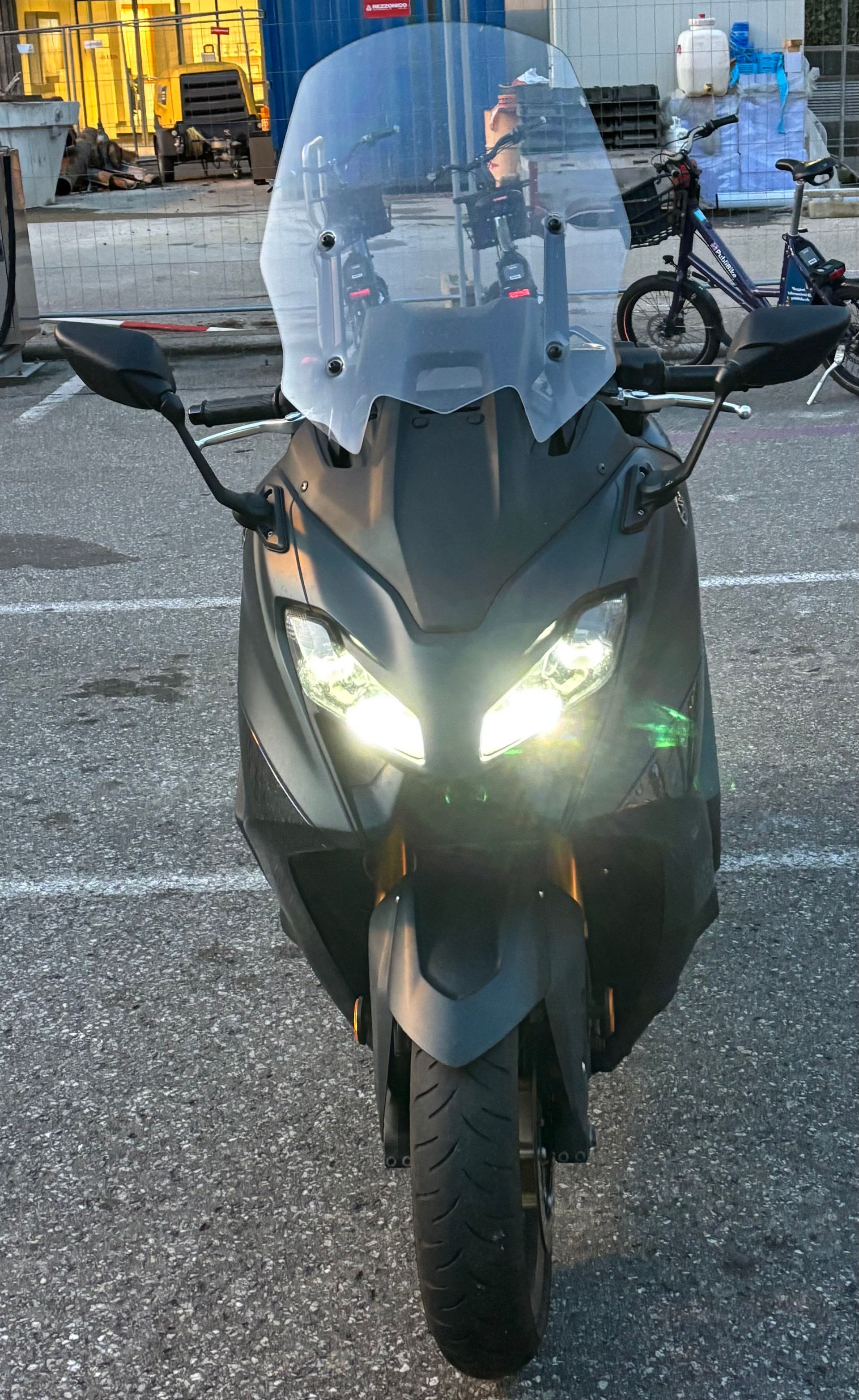 YAMAHA T-MAX Tech-Max XP 560-image-2