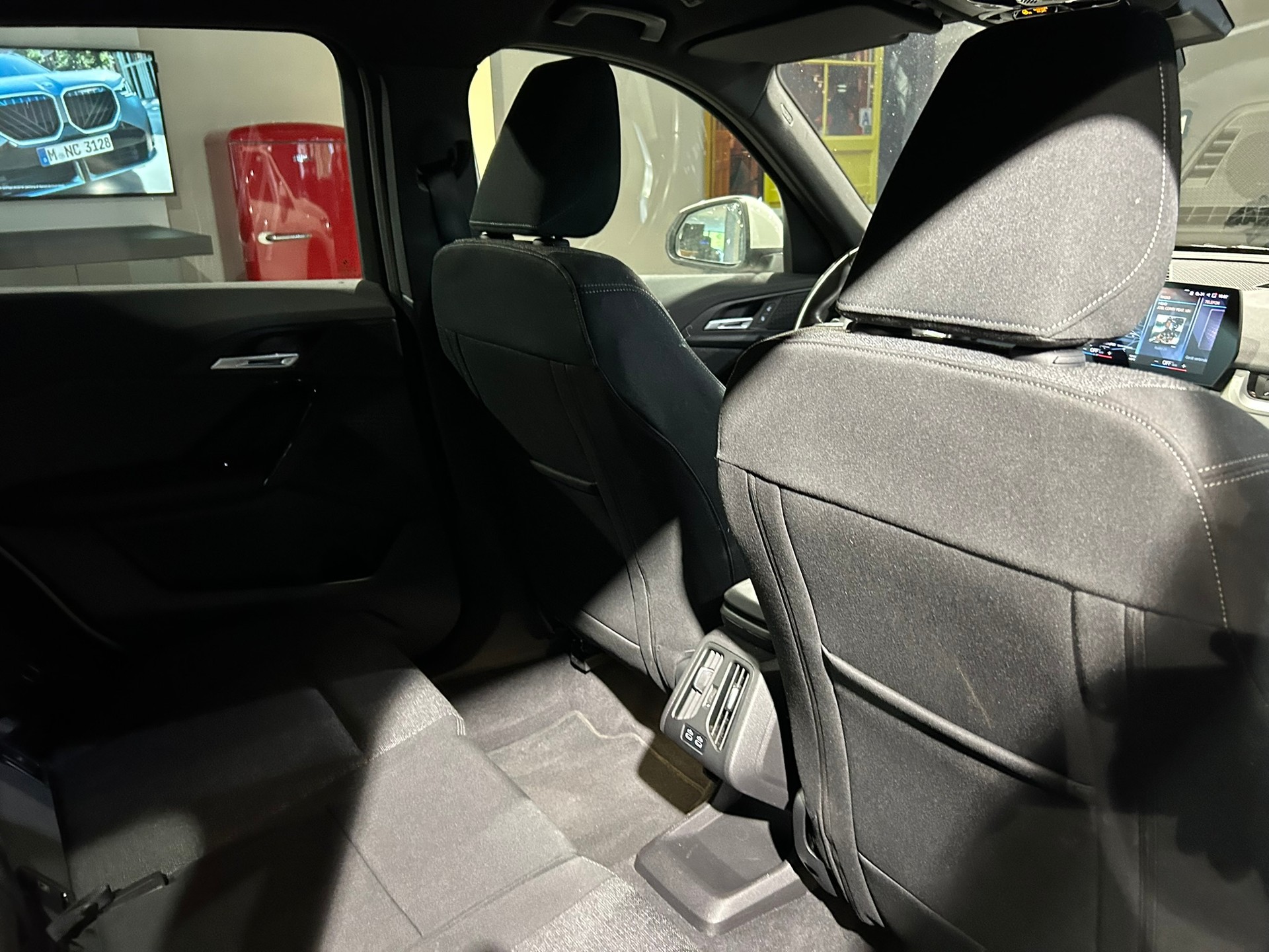 BMW X1 sDrive 18i-image-18