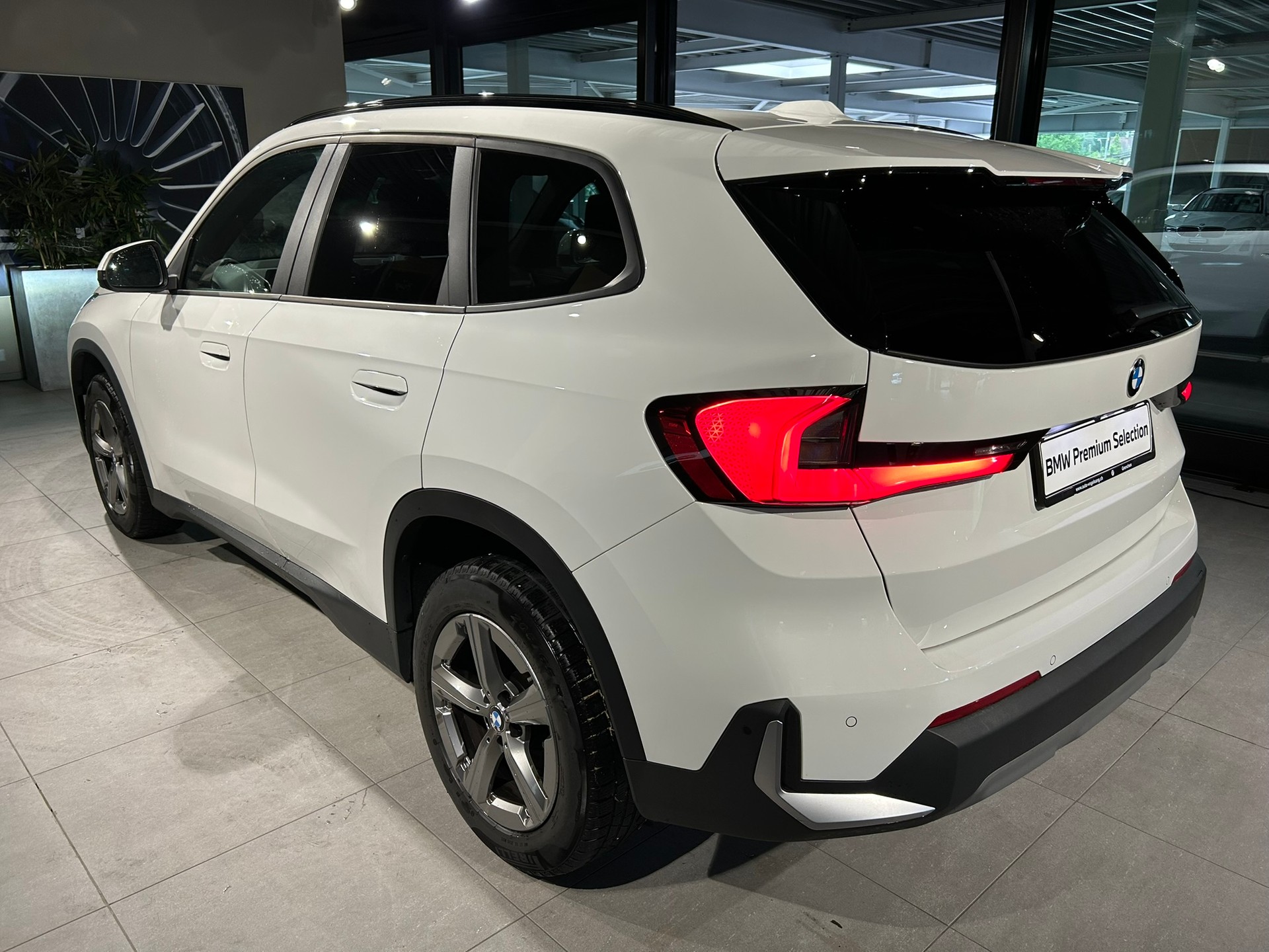 BMW X1 sDrive 18i-image-11
