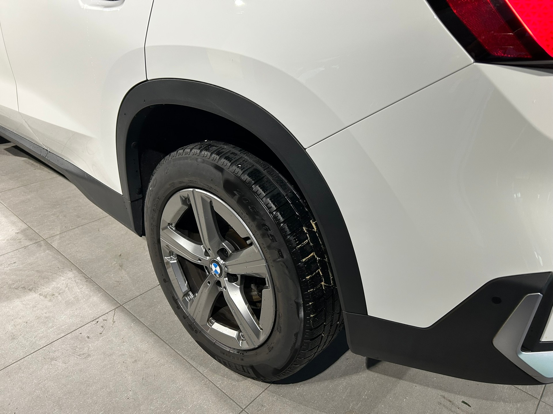 BMW X1 sDrive 18i-image-16