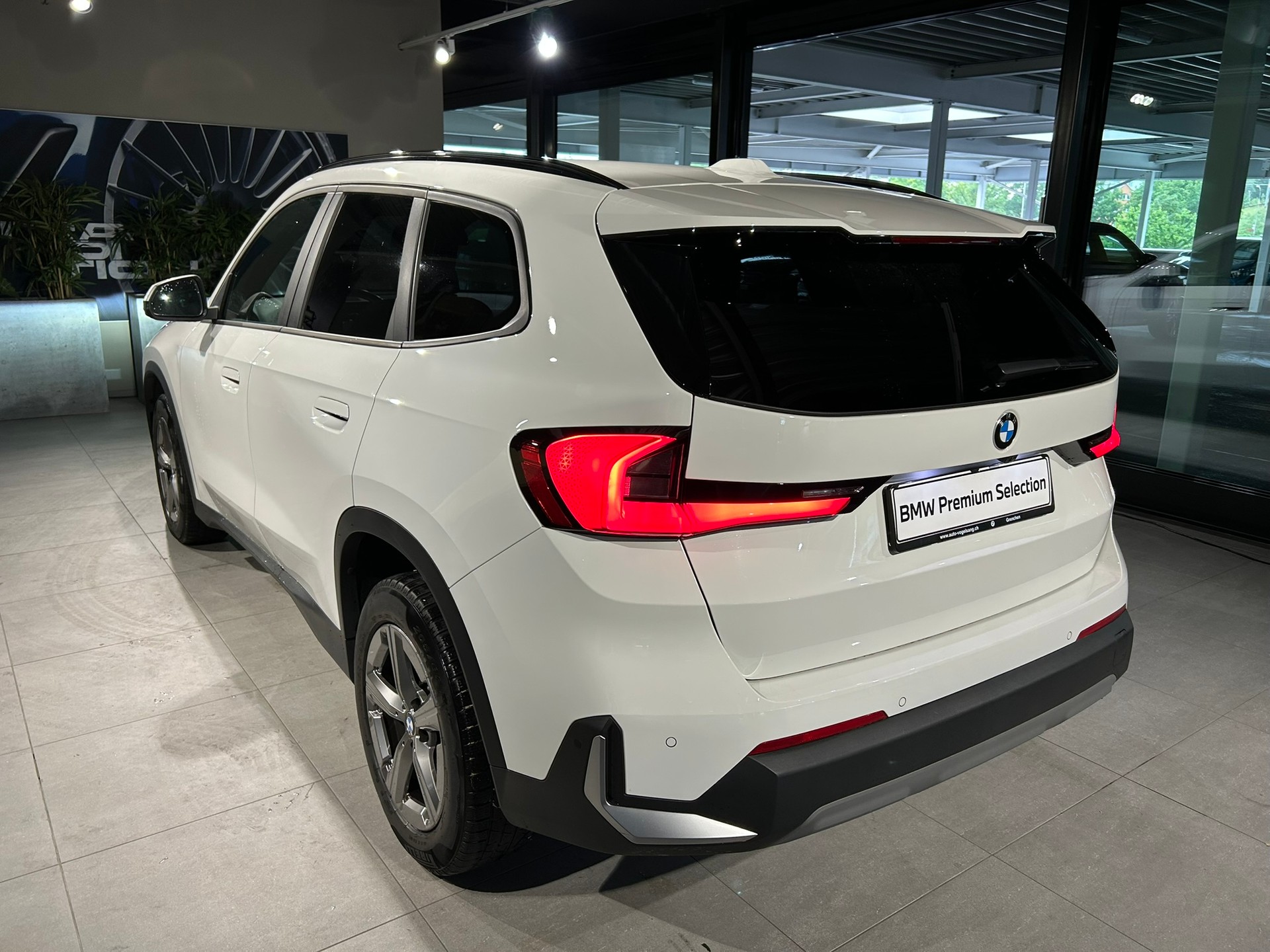 BMW X1 sDrive 18i-image-10