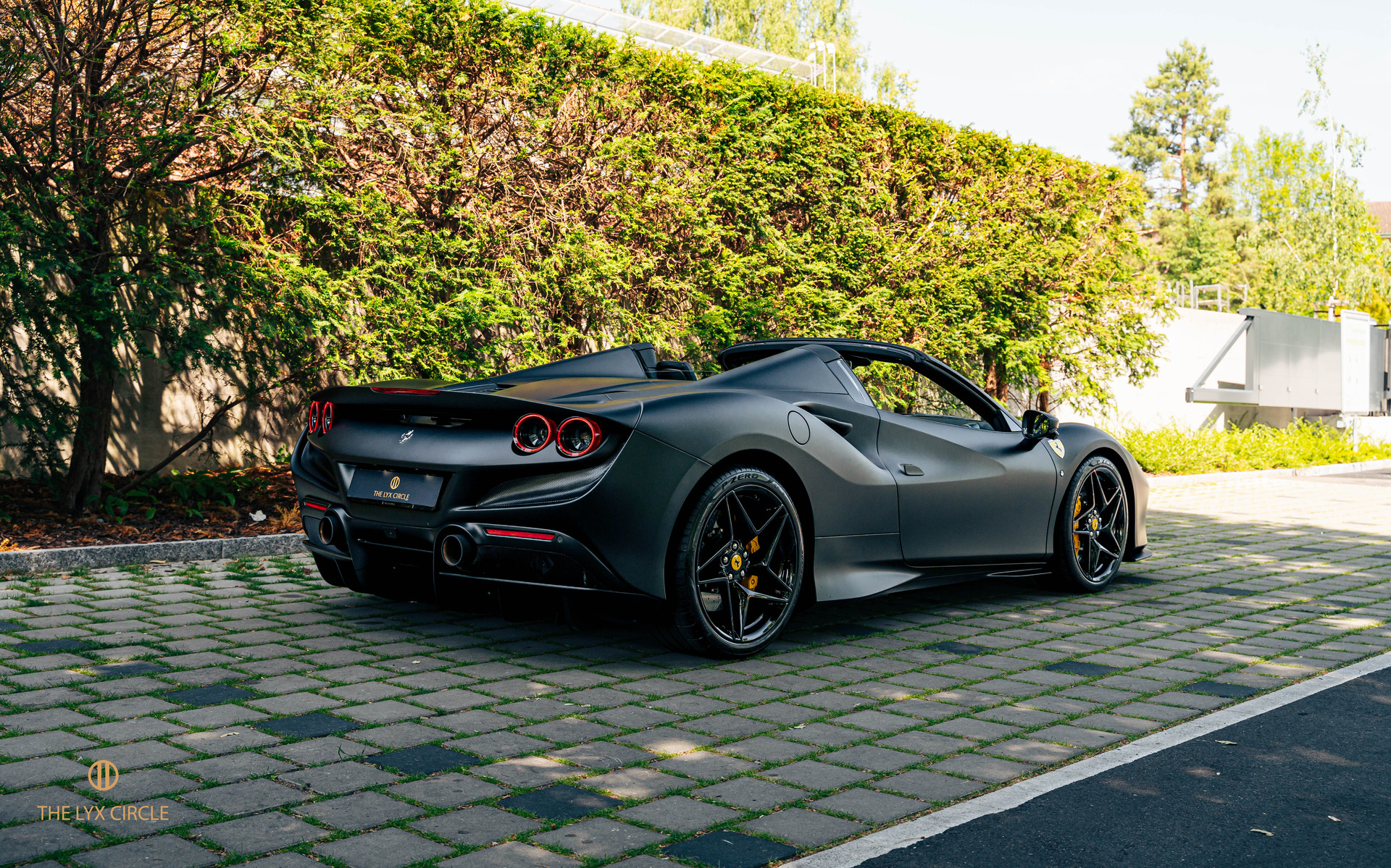 FERRARI F8 Spider-image-6