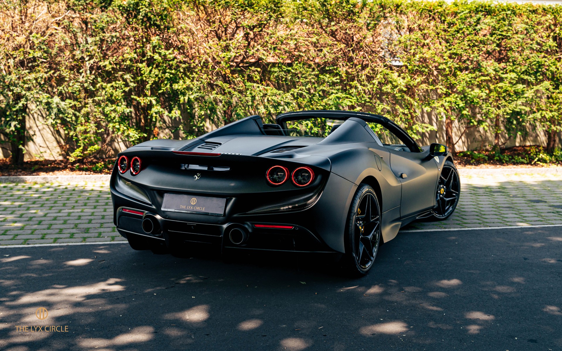 FERRARI F8 Spider-image-7