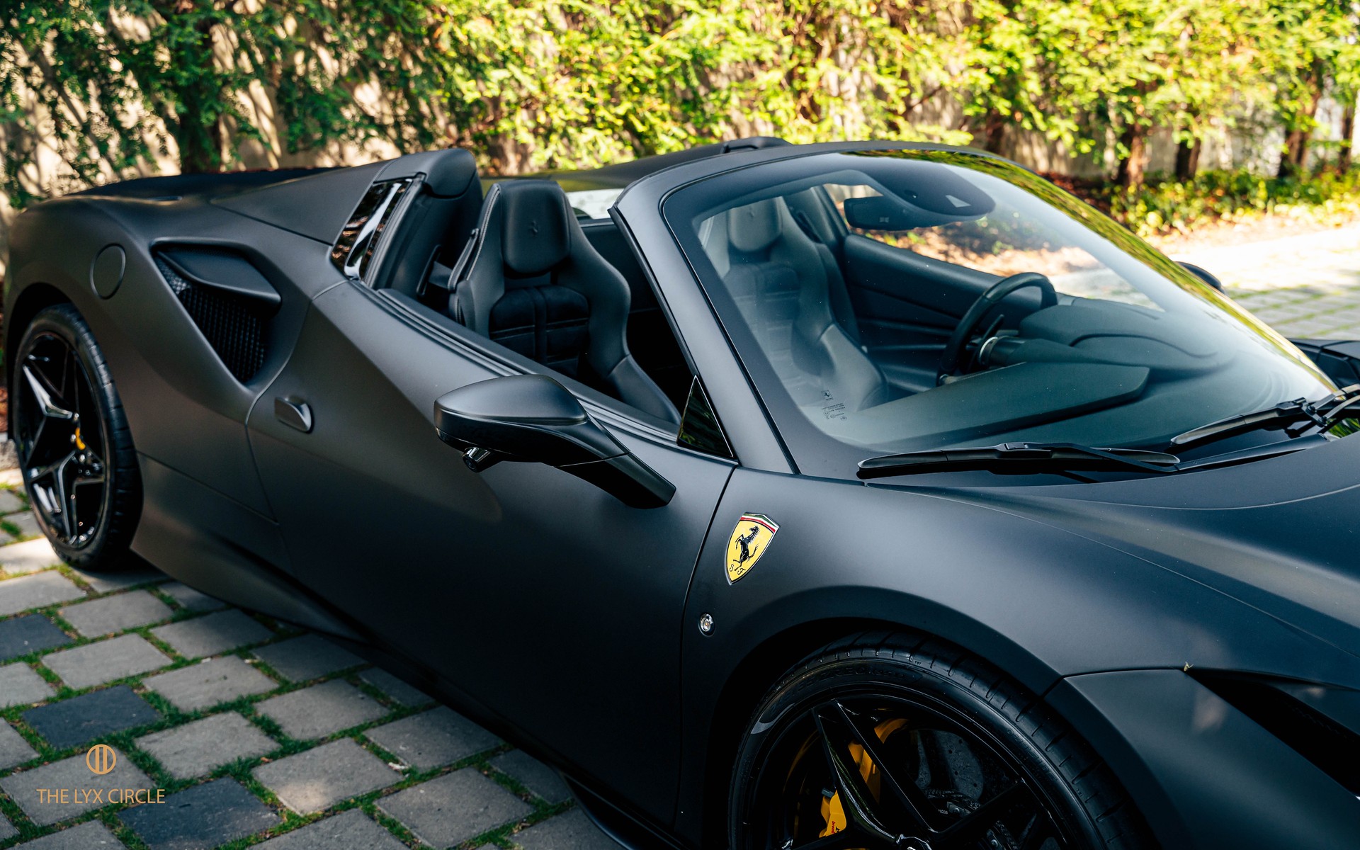 FERRARI F8 Spider-image-4