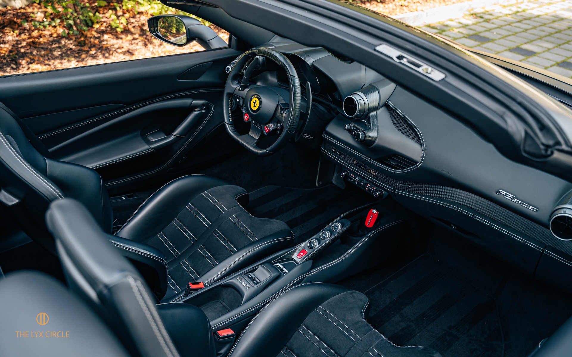 FERRARI F8 Spider-image-12