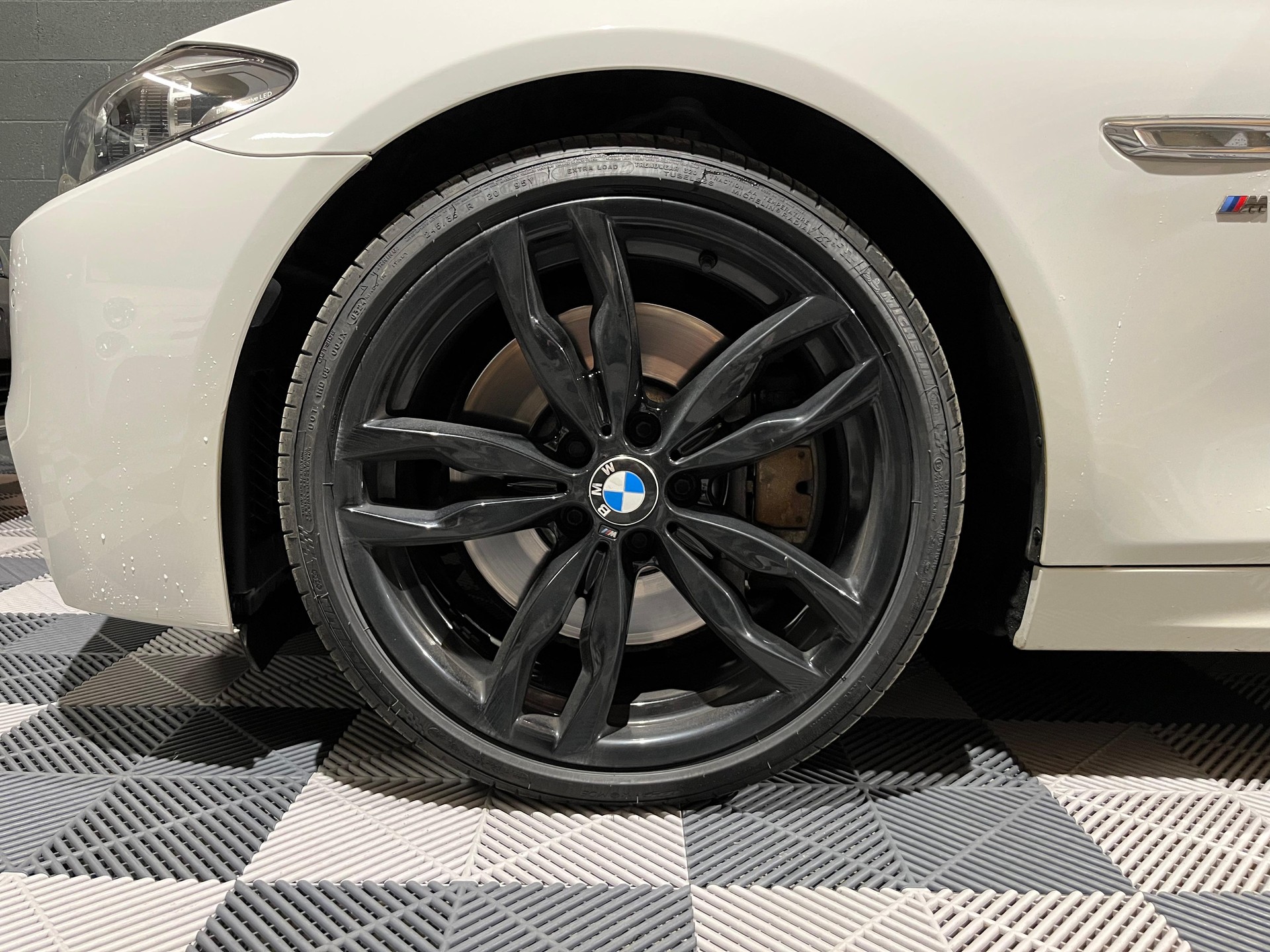 BMW M550d Touring xDrive Steptronic-image-9