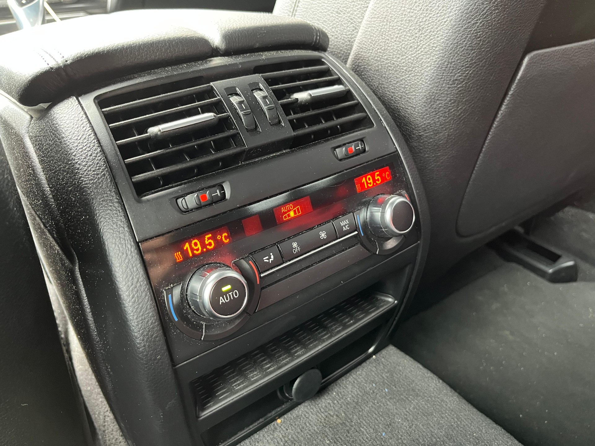 BMW M550d Touring xDrive Steptronic-image-14