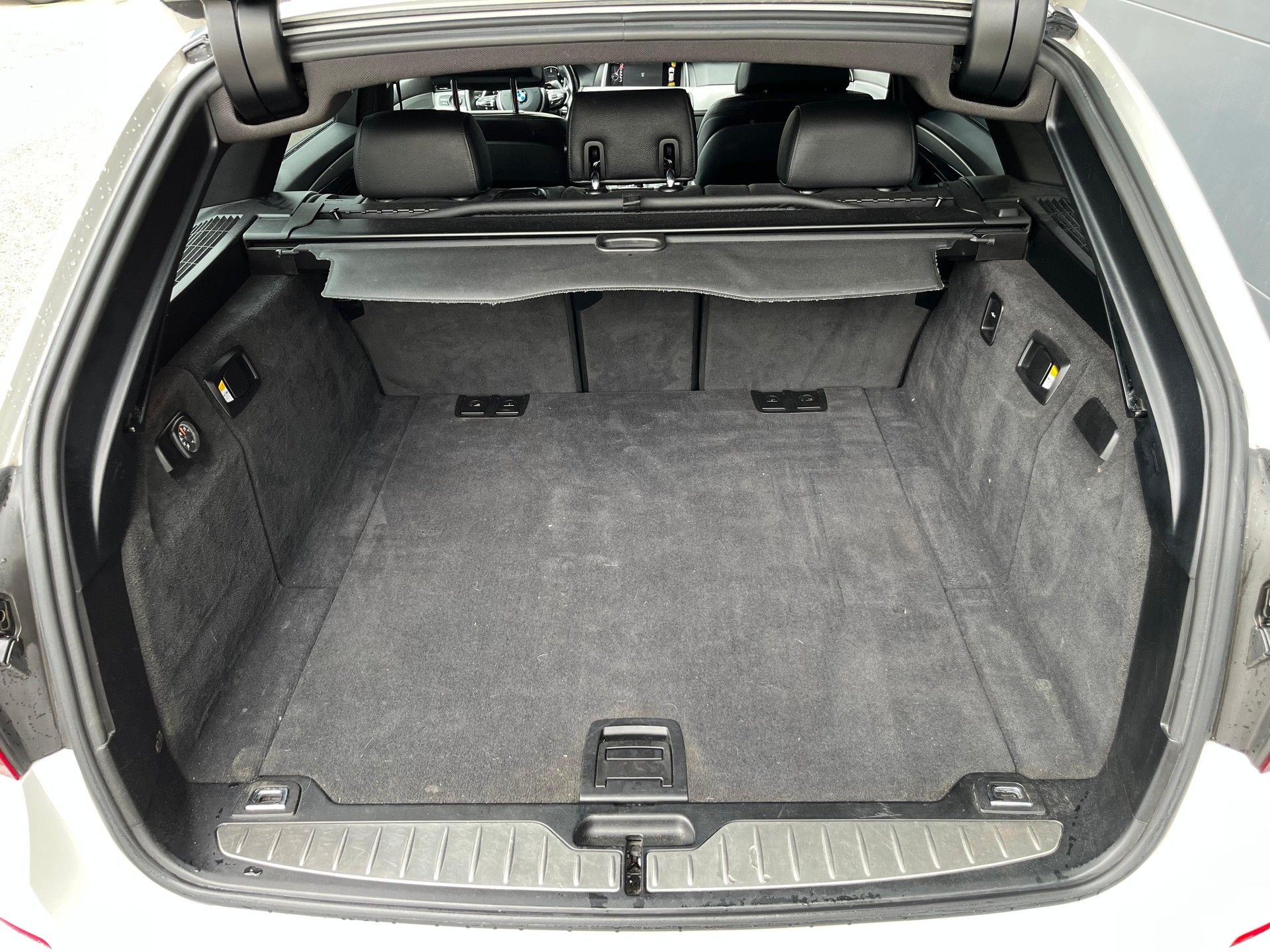 BMW M550d Touring xDrive Steptronic-image-15