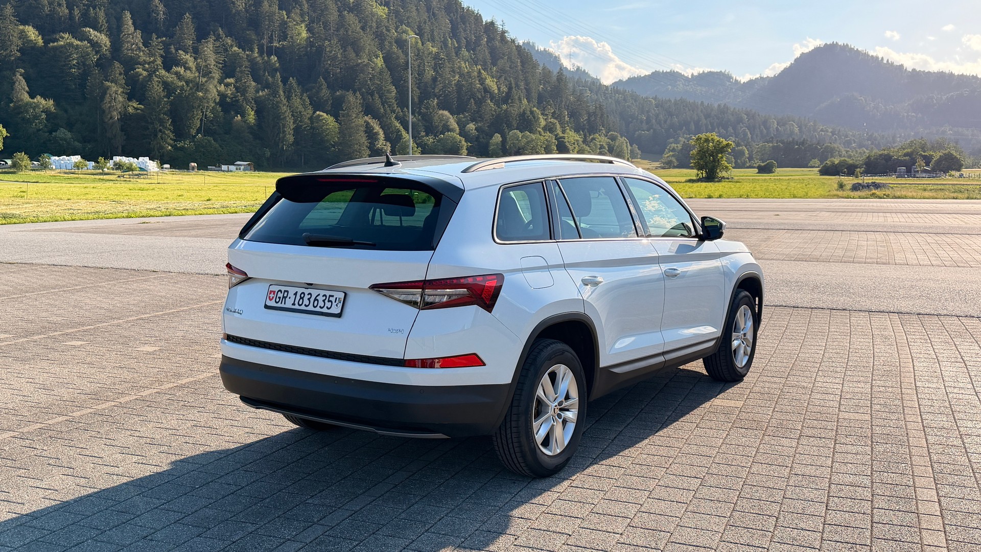 SKODA Kodiaq 2.0 TDI CR Clever 4x4 DSG-image-4