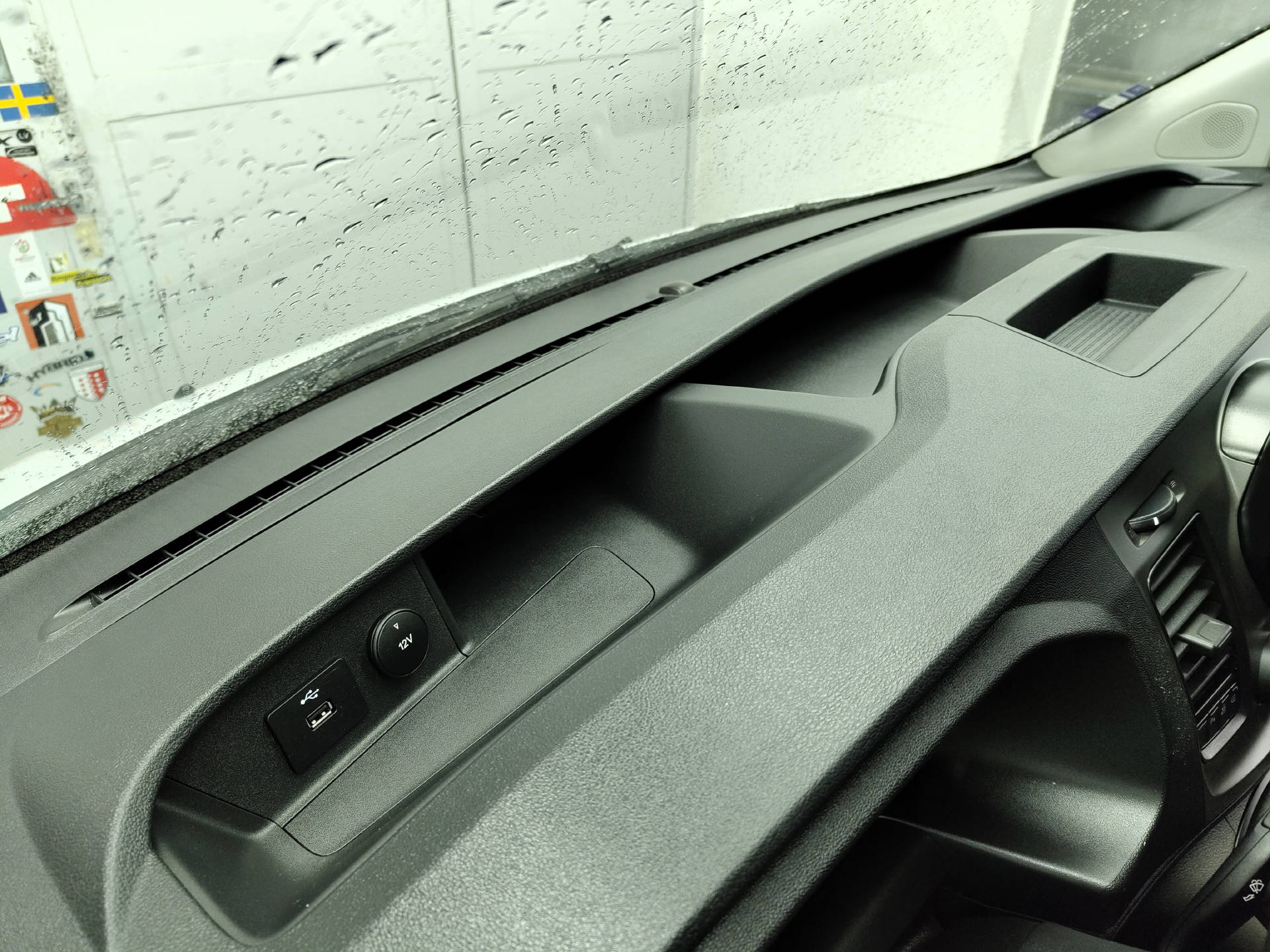 FORD Transit Custom Van 320 L2H1 2.0 TDCi 130 Trend-image-11