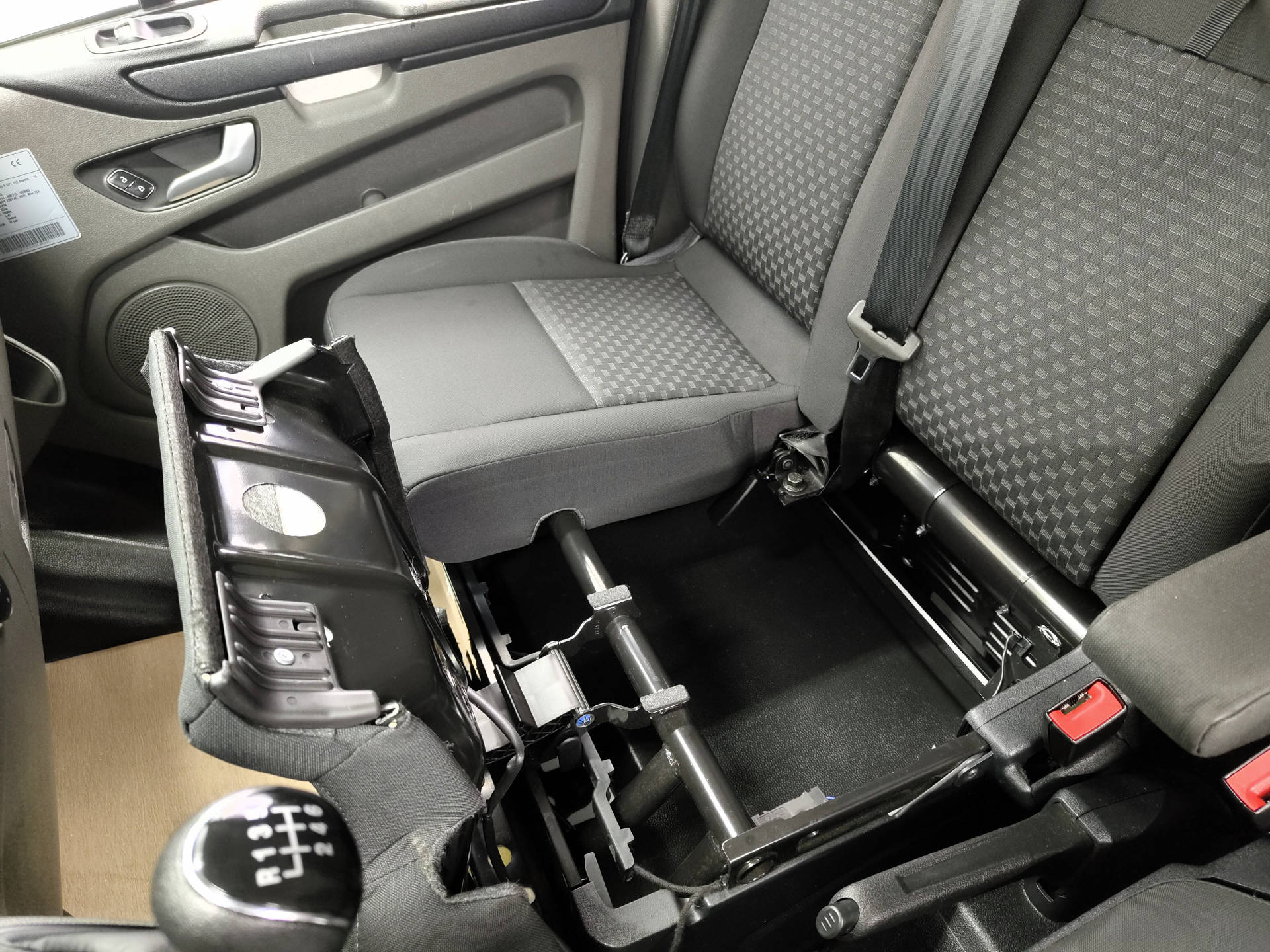 FORD Transit Custom Van 320 L2H1 2.0 TDCi 130 Trend-image-12