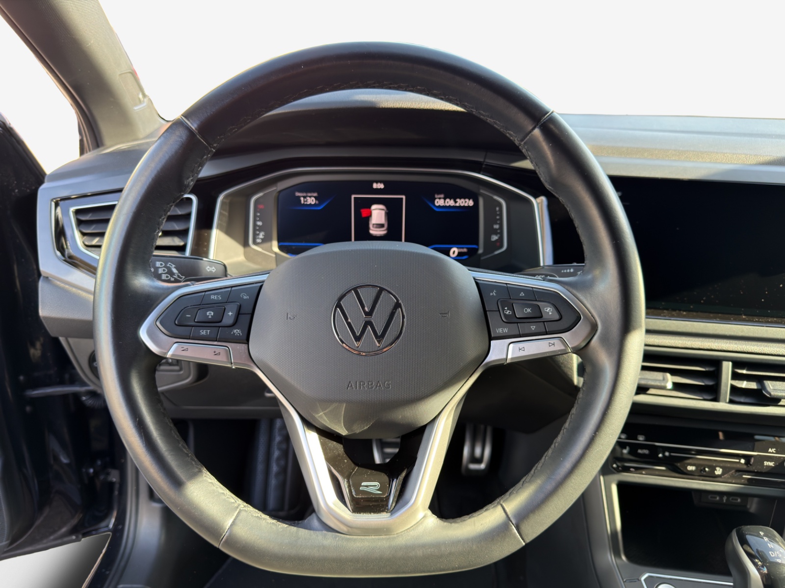 VW Taigo 1.0 TSI R-Line DSG-image-9