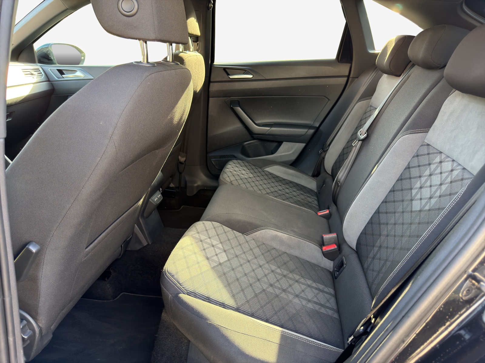 VW Taigo 1.0 TSI R-Line DSG-image-11