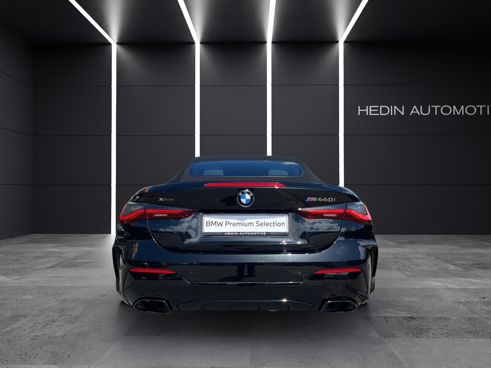 BMW M440i xDrive Cabrio-image-8