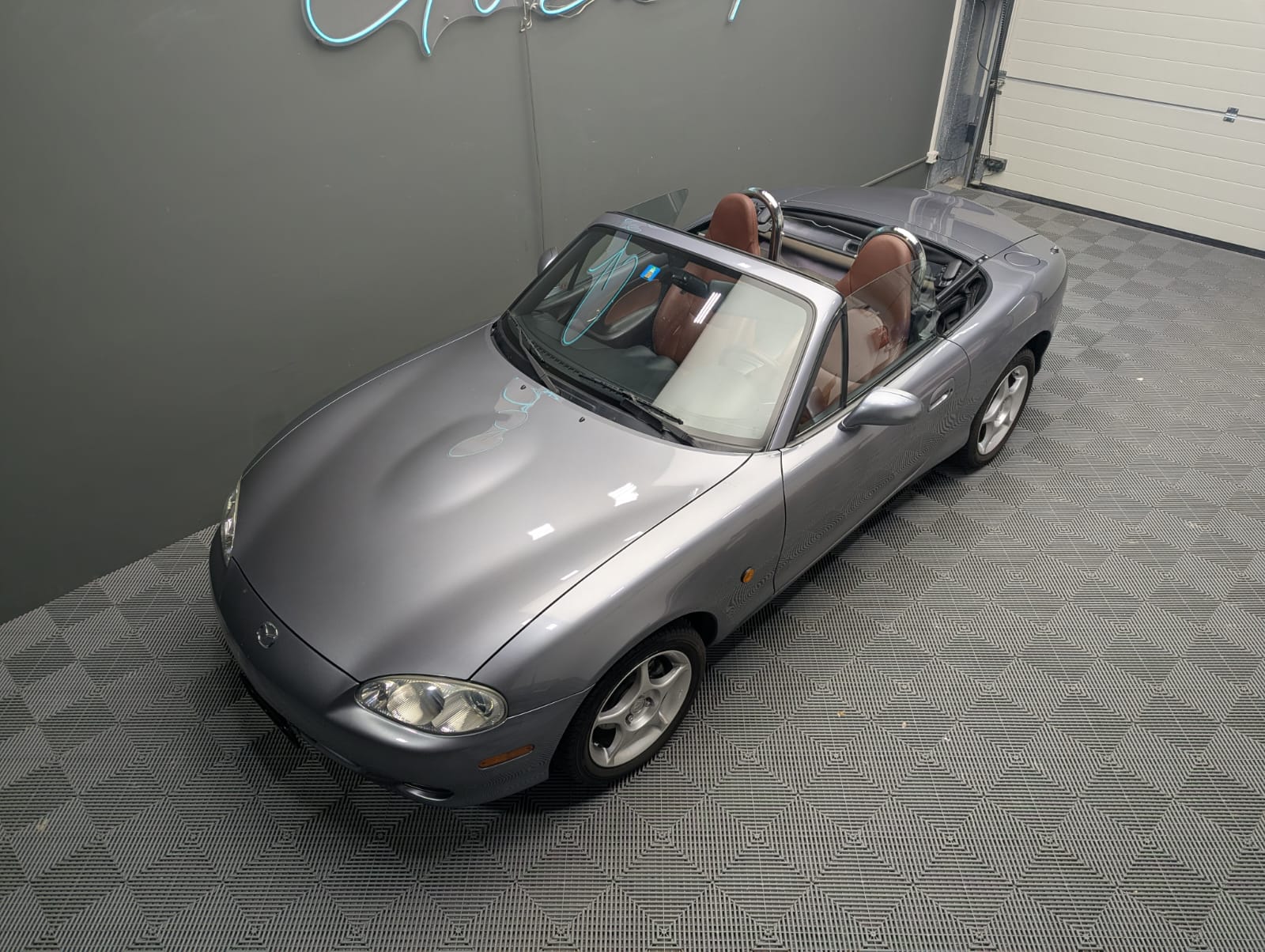 MAZDA MX-5 1.6i-16 Phoenix Youngster-showroom-element-3