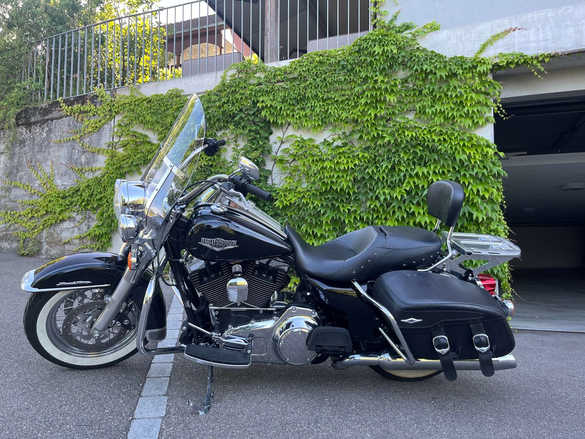 HARLEY-DAVIDSON FLHRC Road King Classic 103 ABS-image-3