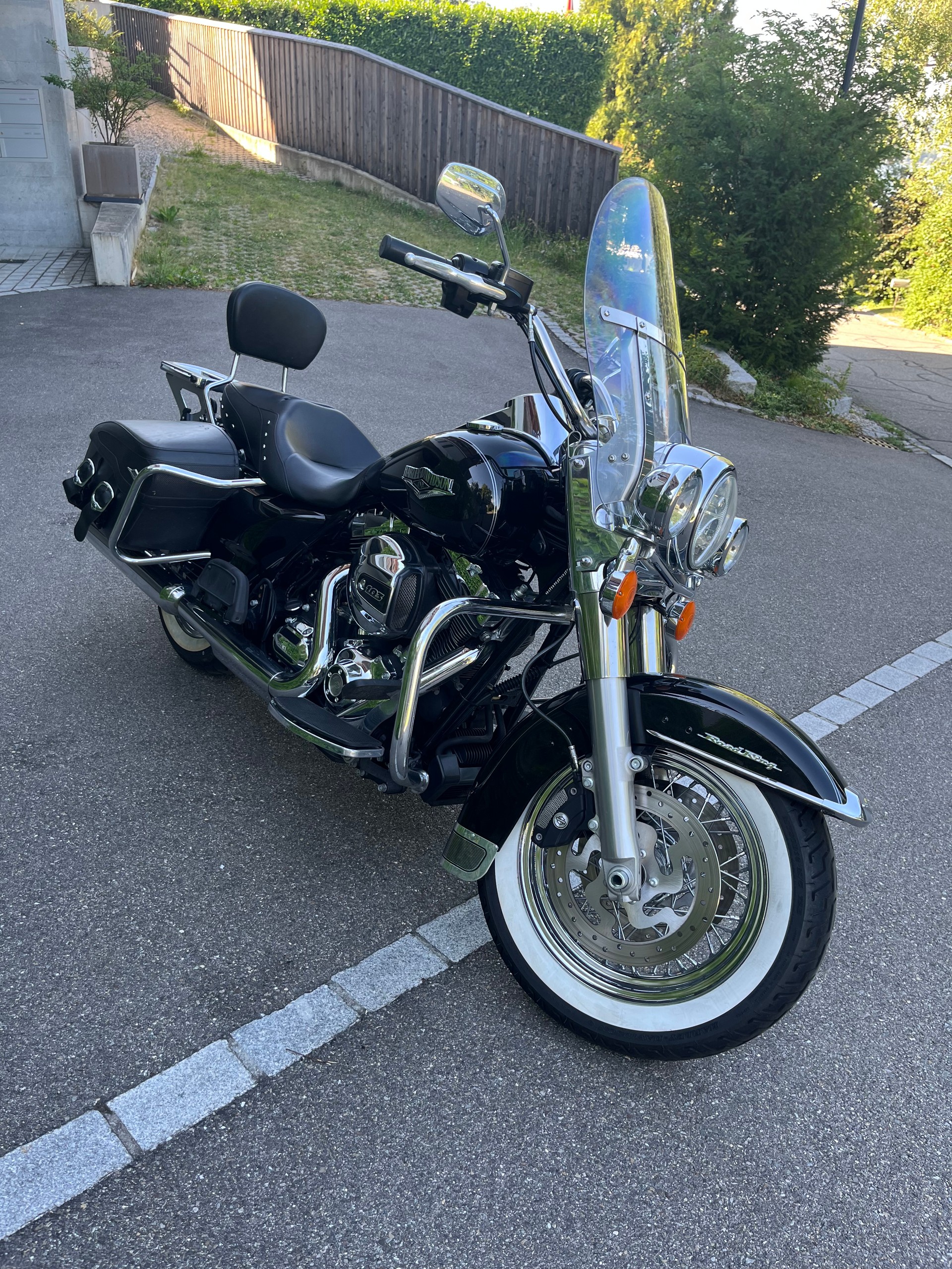 HARLEY-DAVIDSON FLHRC Road King Classic 103 ABS-image-2