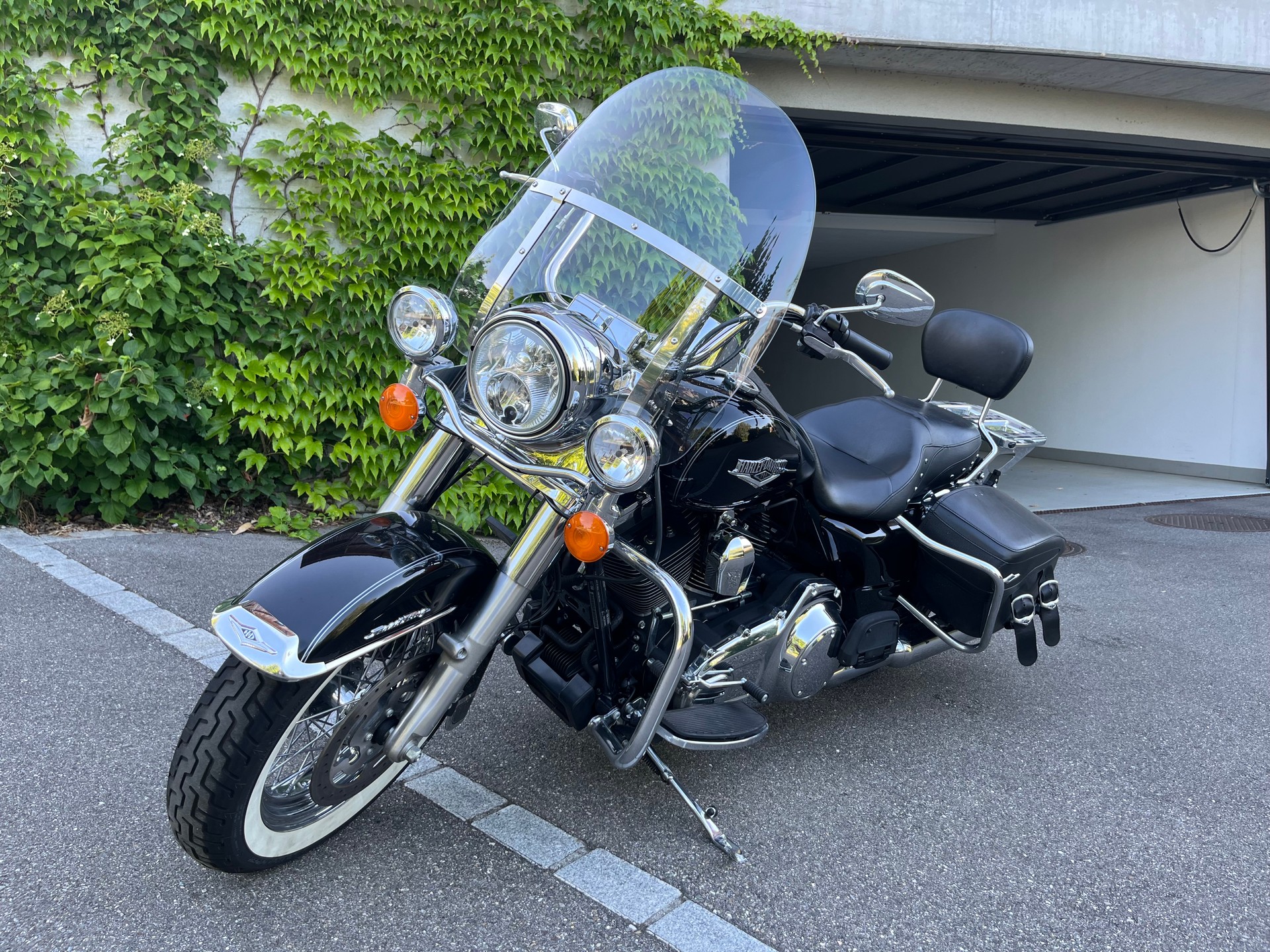 HARLEY-DAVIDSON FLHRC Road King Classic 103 ABS-image-4
