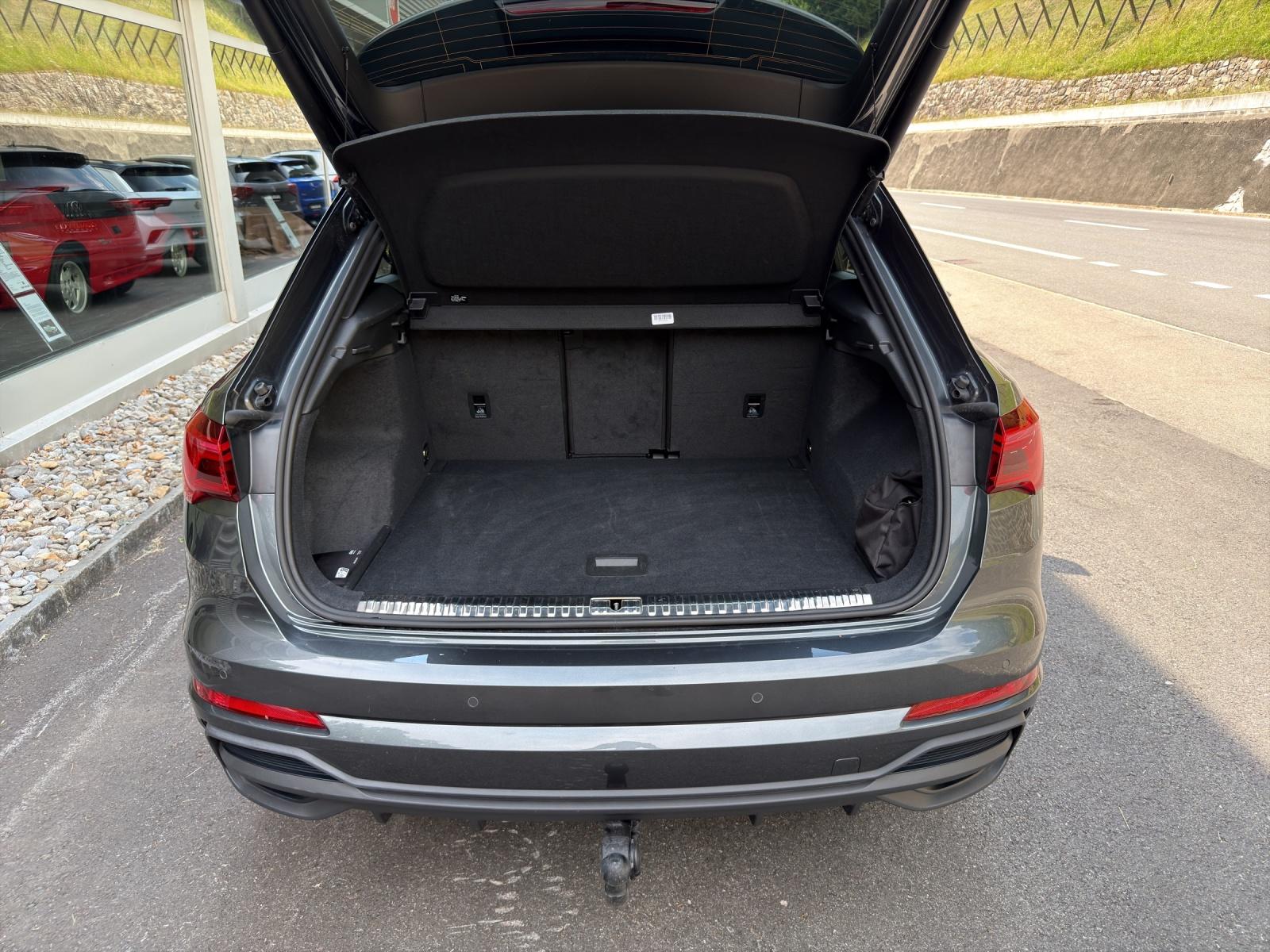 AUDI Q3 2.0 40 TDI S line quattro S-Tronic-image-14