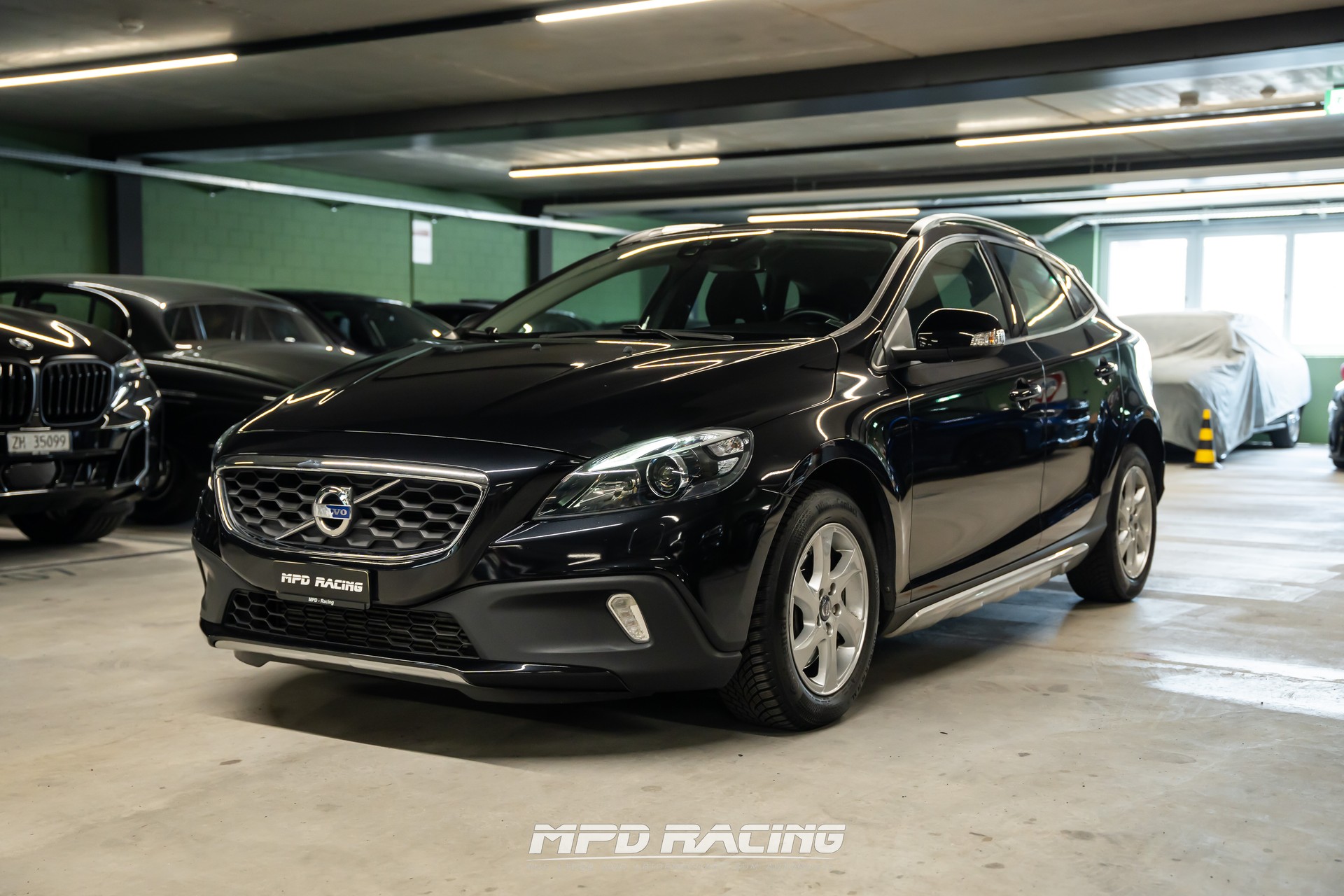 VOLVO V40 Cross Country T4 2.0 AWD Family Ed. Geartr.