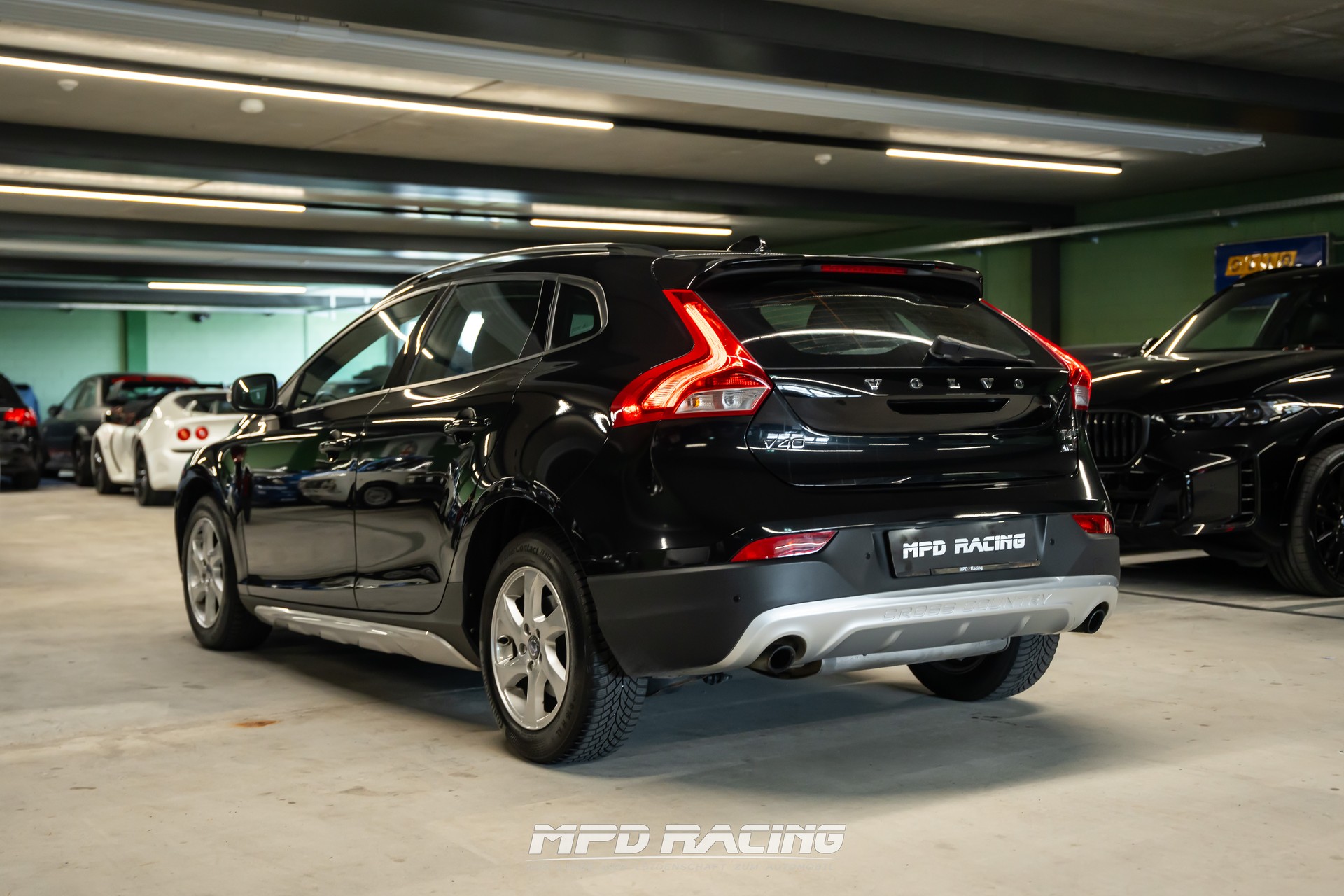 VOLVO V40 Cross Country T4 2.0 AWD Family Ed. Geartr.-image-4
