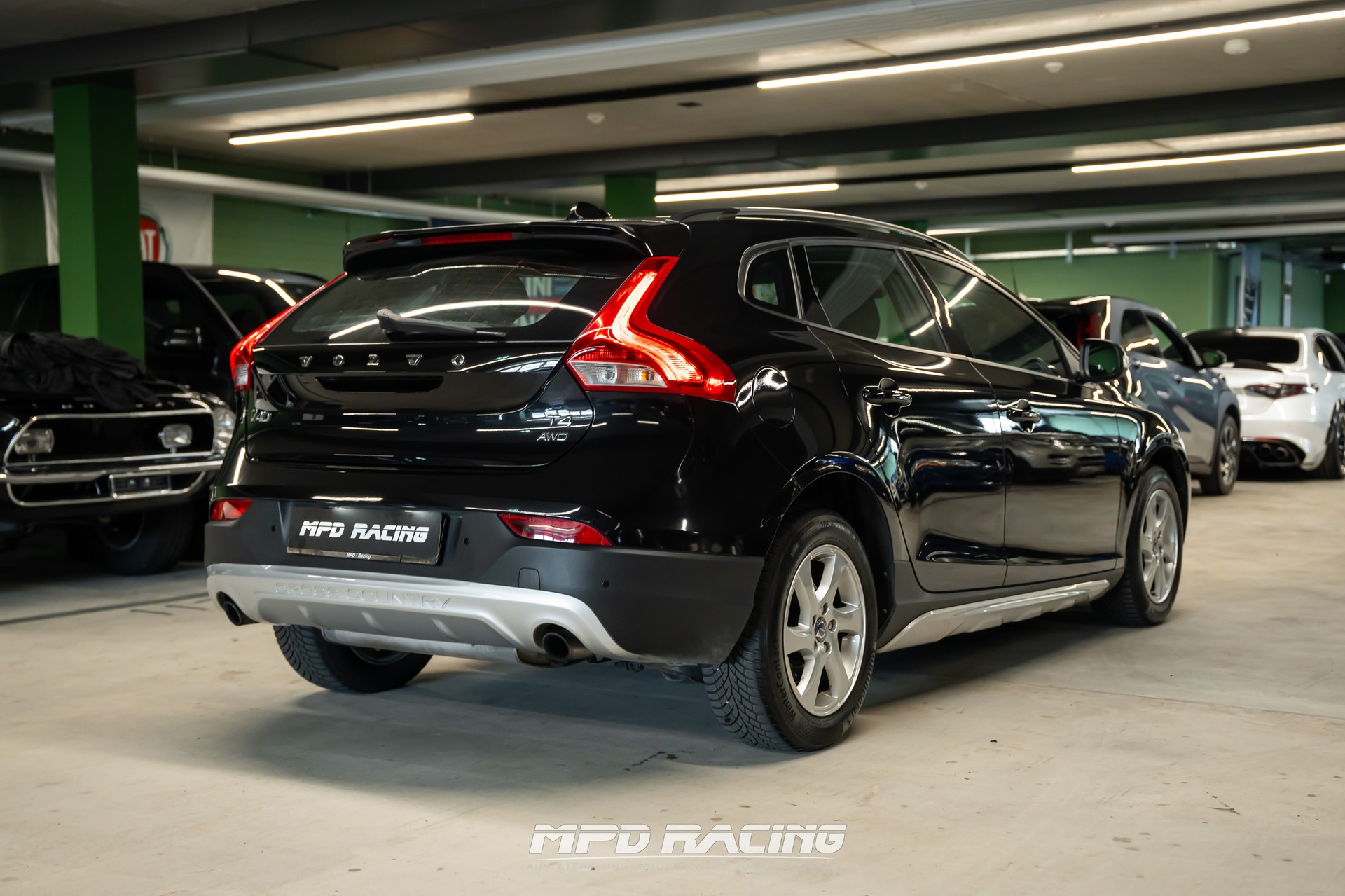 VOLVO V40 Cross Country T4 2.0 AWD Family Ed. Geartr.-showroom-element-3