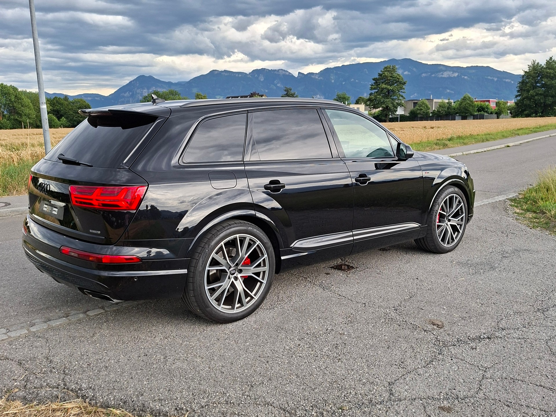 AUDI Q7 3.0 TDI quattro tiptronic-showroom-element-1