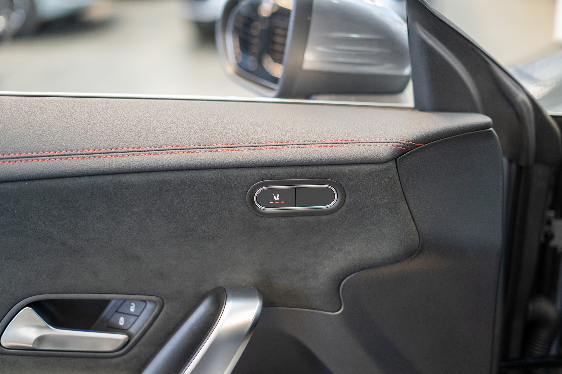MERCEDES-BENZ CLA 200 AMG Line / Facelift / Rückfahrkamera / Ambientebeleuchtung-image-10