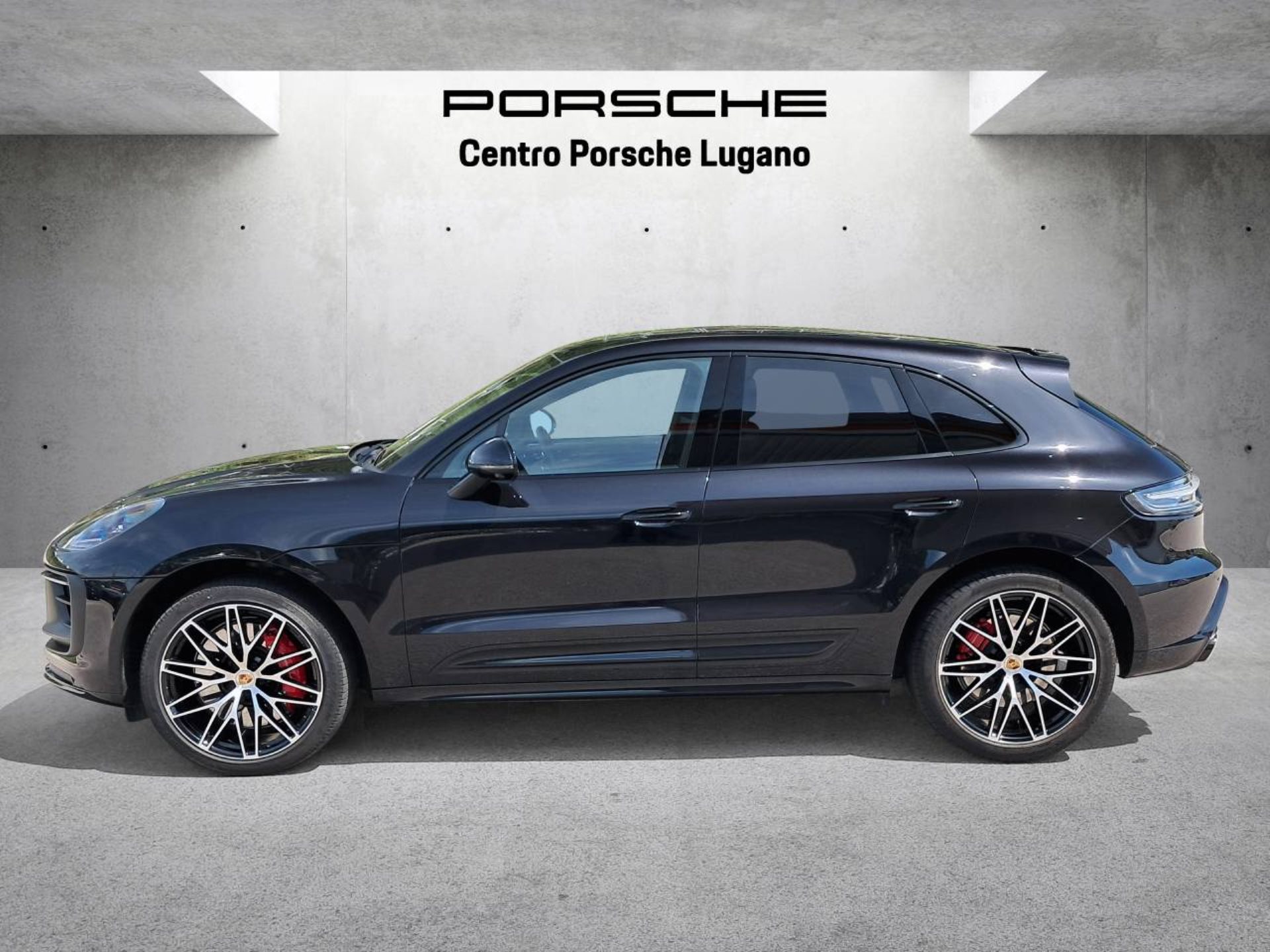 PORSCHE Macan GTS (MY23)-showroom-element-1