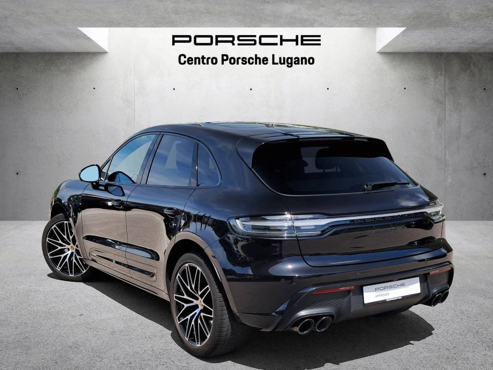 PORSCHE Macan GTS (MY23)-showroom-element-2