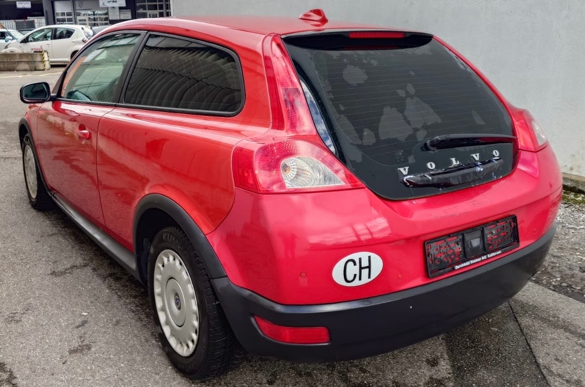 VOLVO C30 1.6 Kinetic-image-2